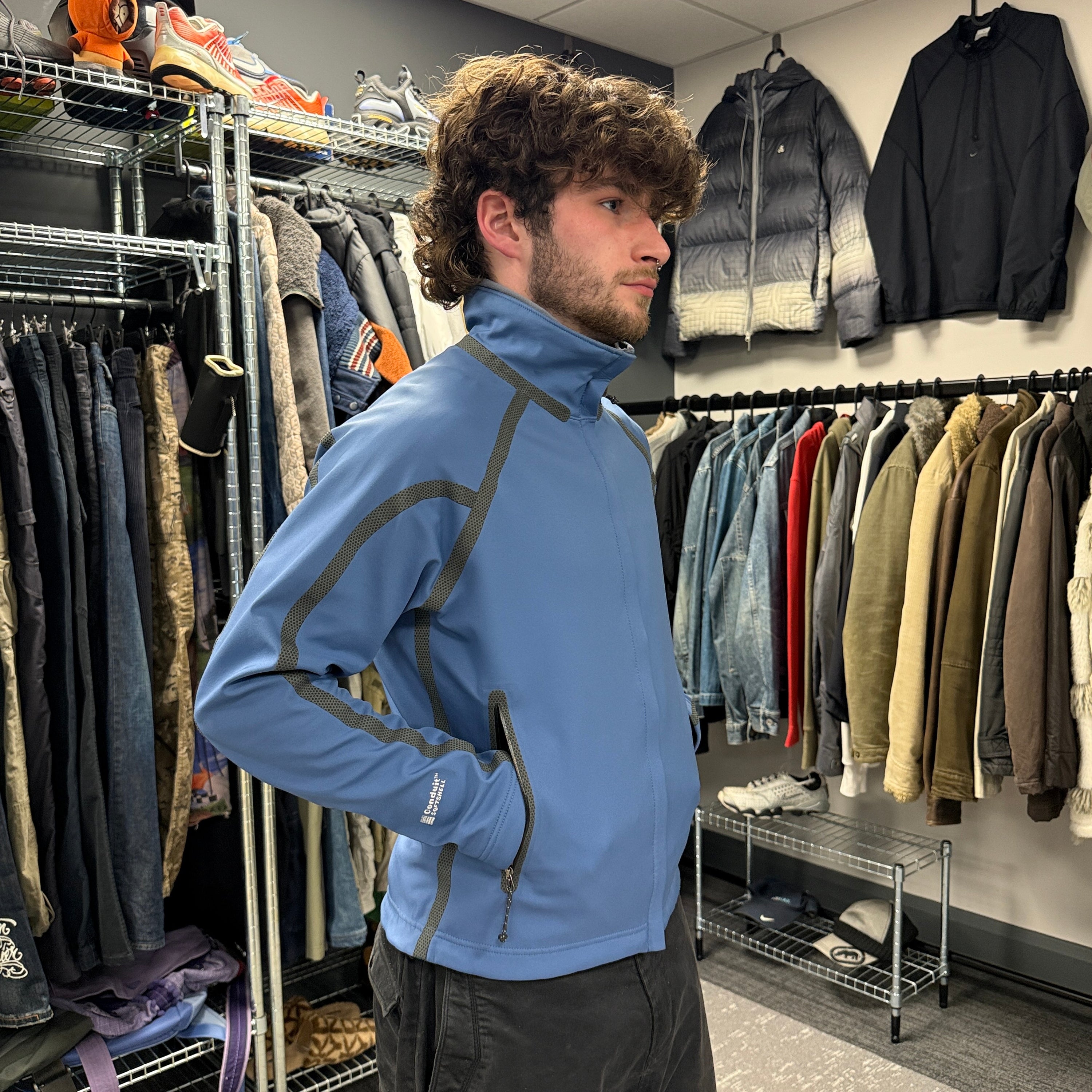 Mountain hardwear 2000's technical taped seams conduit softshell jacket (S)