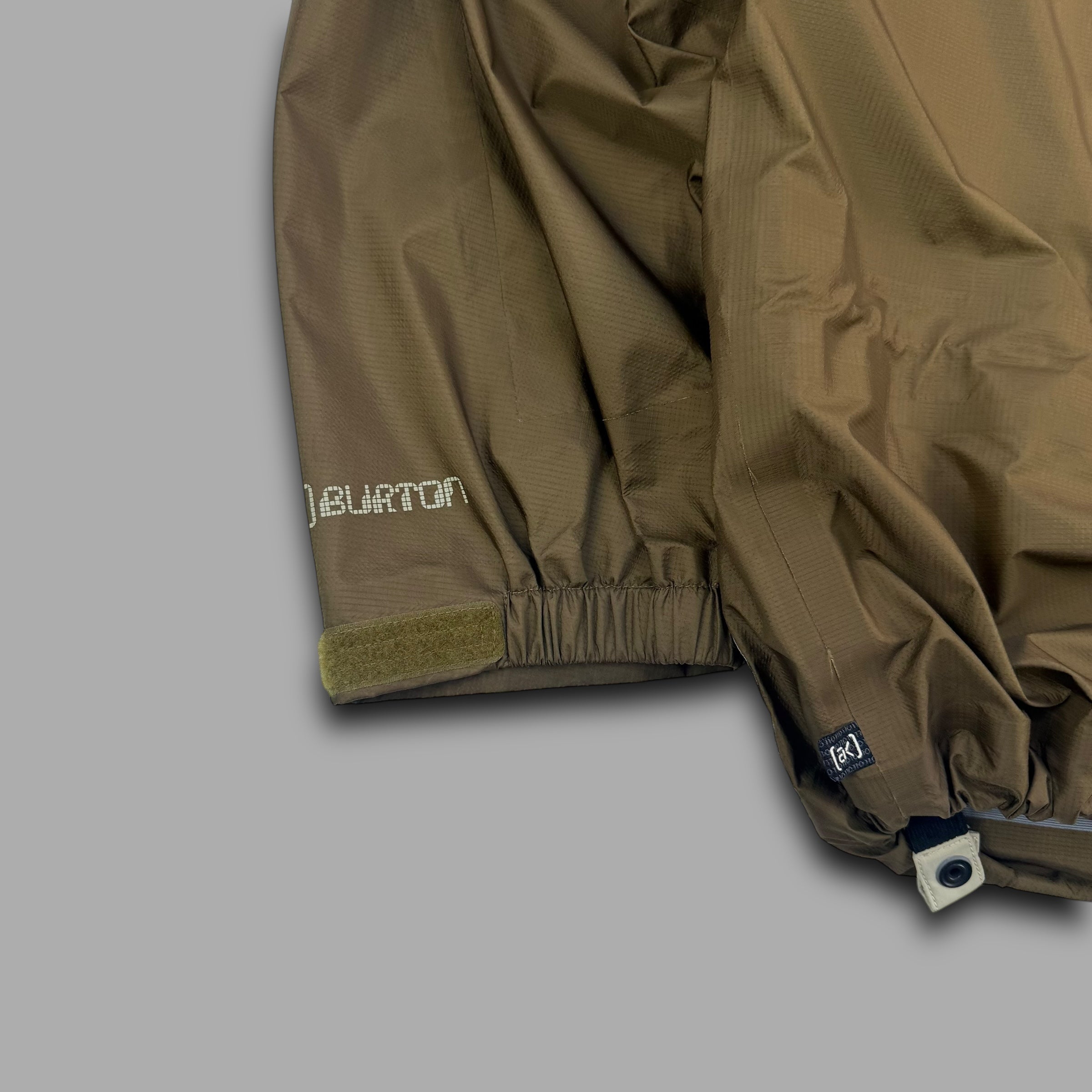Burton AK 2000's technical taped seams nylon ski jacket (M-L)