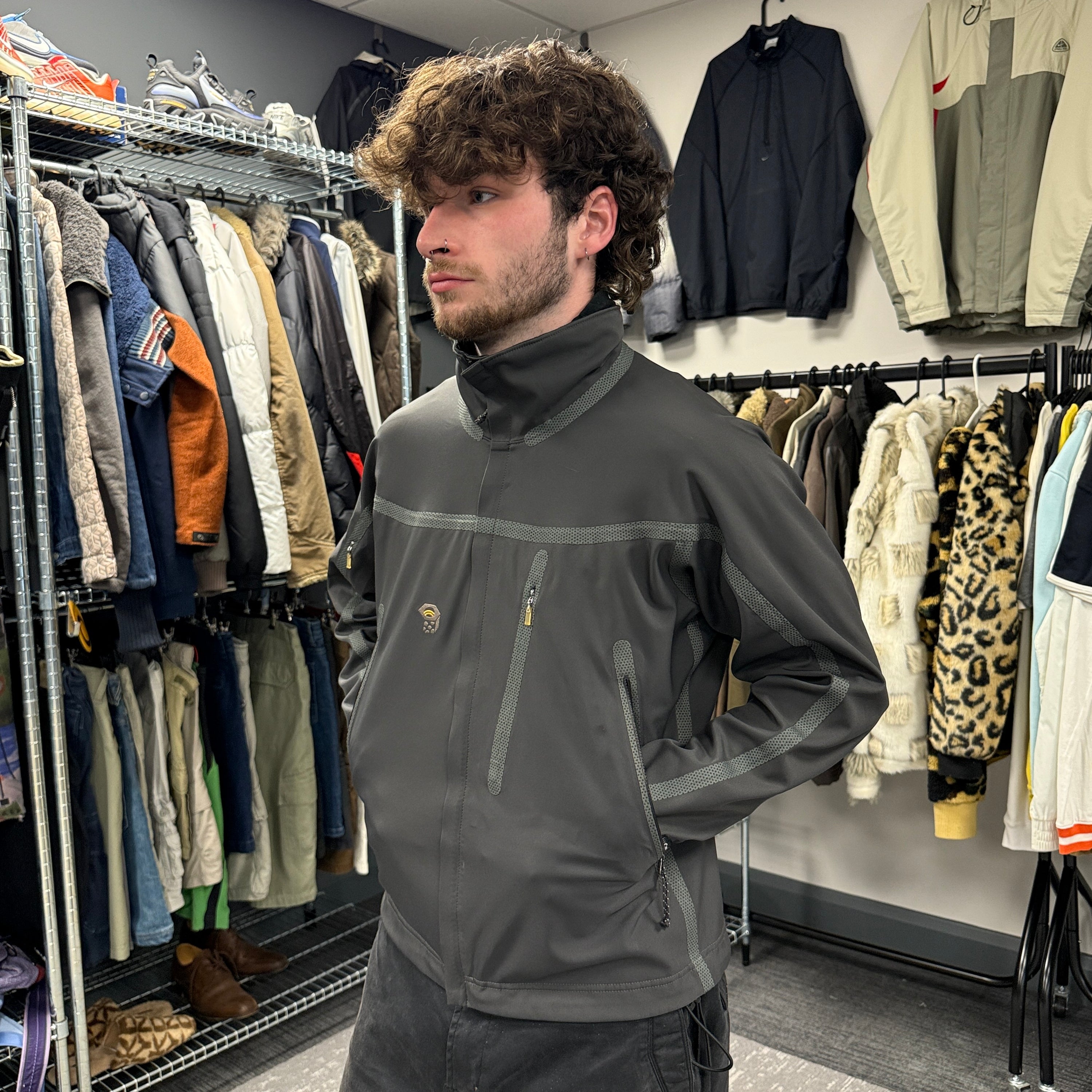 Mountain hardwear 2000's technical taped seams conduit softshell jacket (S)