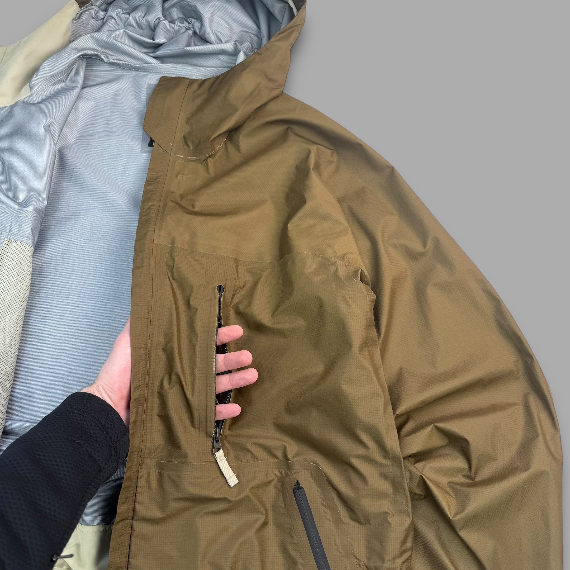 Burton AK 2000's technical taped seams nylon ski jacket (M-L)