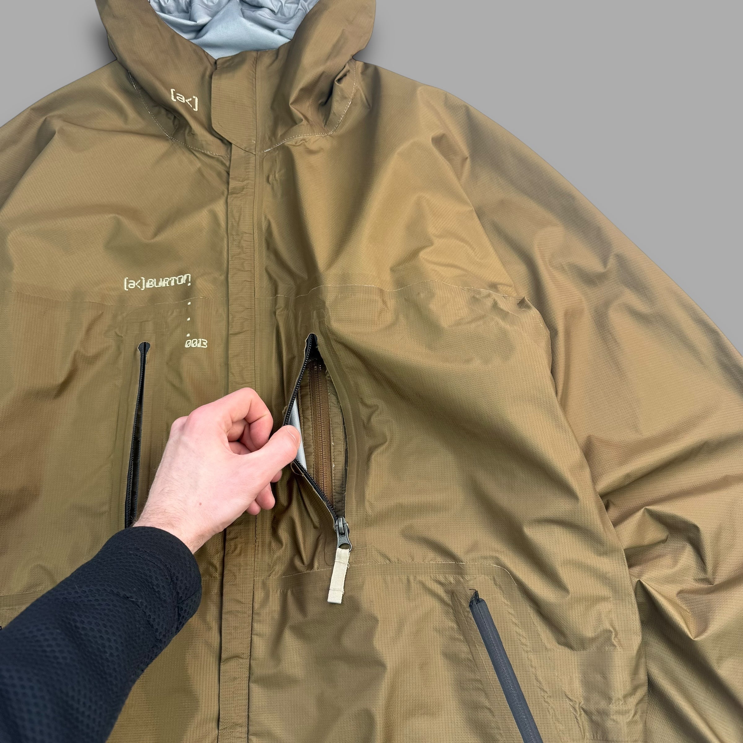 Burton AK 2000's technical taped seams nylon ski jacket (M-L)