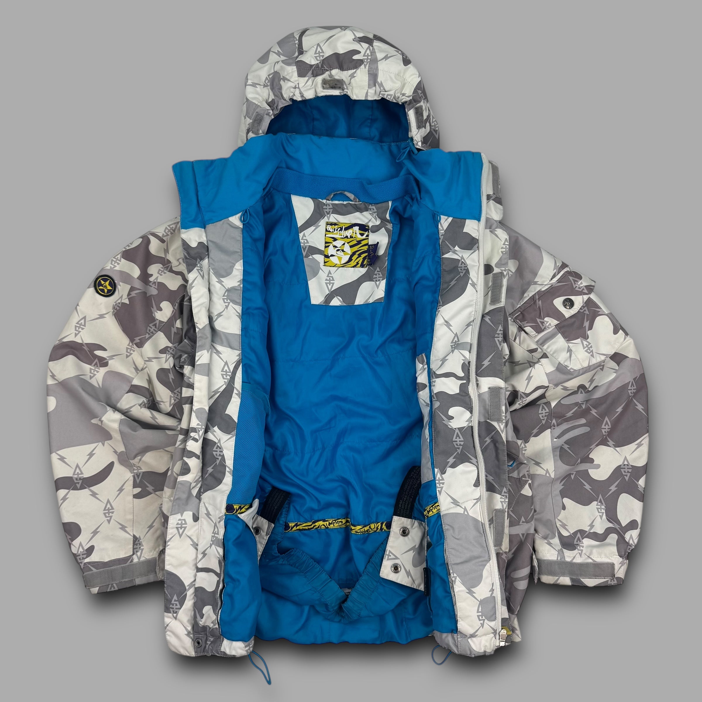 Quiksilver 2000's technical multi-pocket camo softshell ski jacket (L) wms