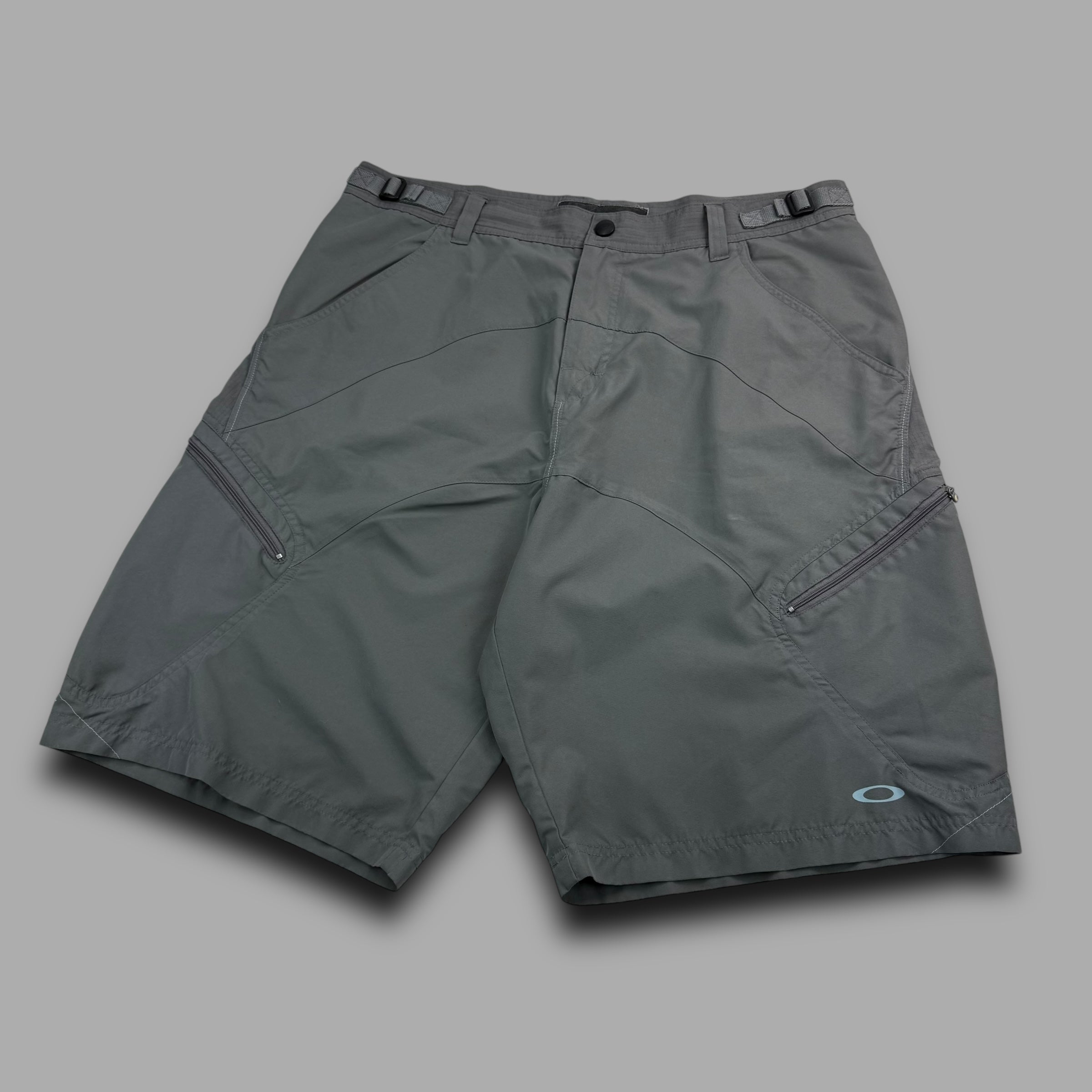 Oakley 2005 technical panelled baggy shorts (L)