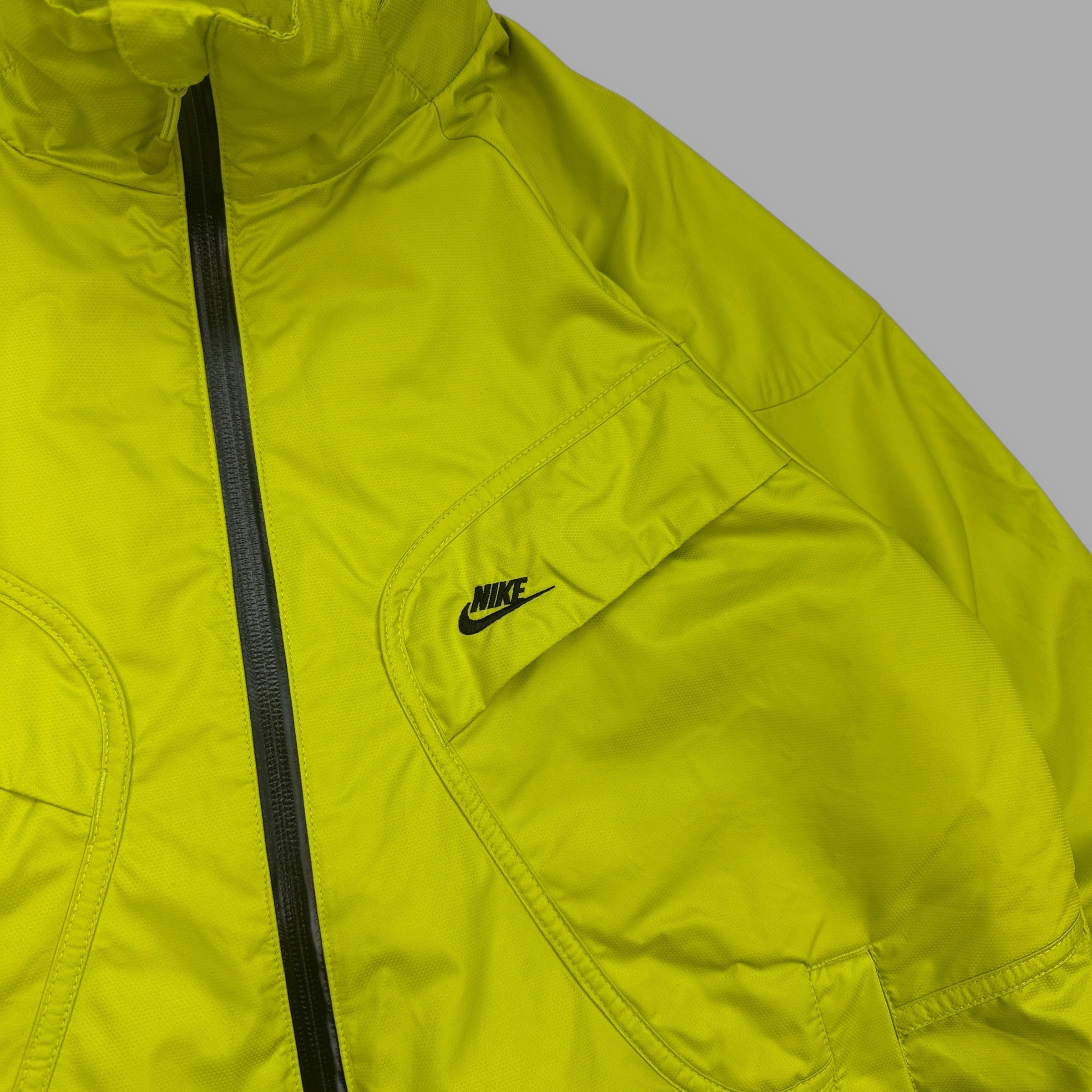 Nike 2000's technical dual pocket zip up softshell jacket (M)