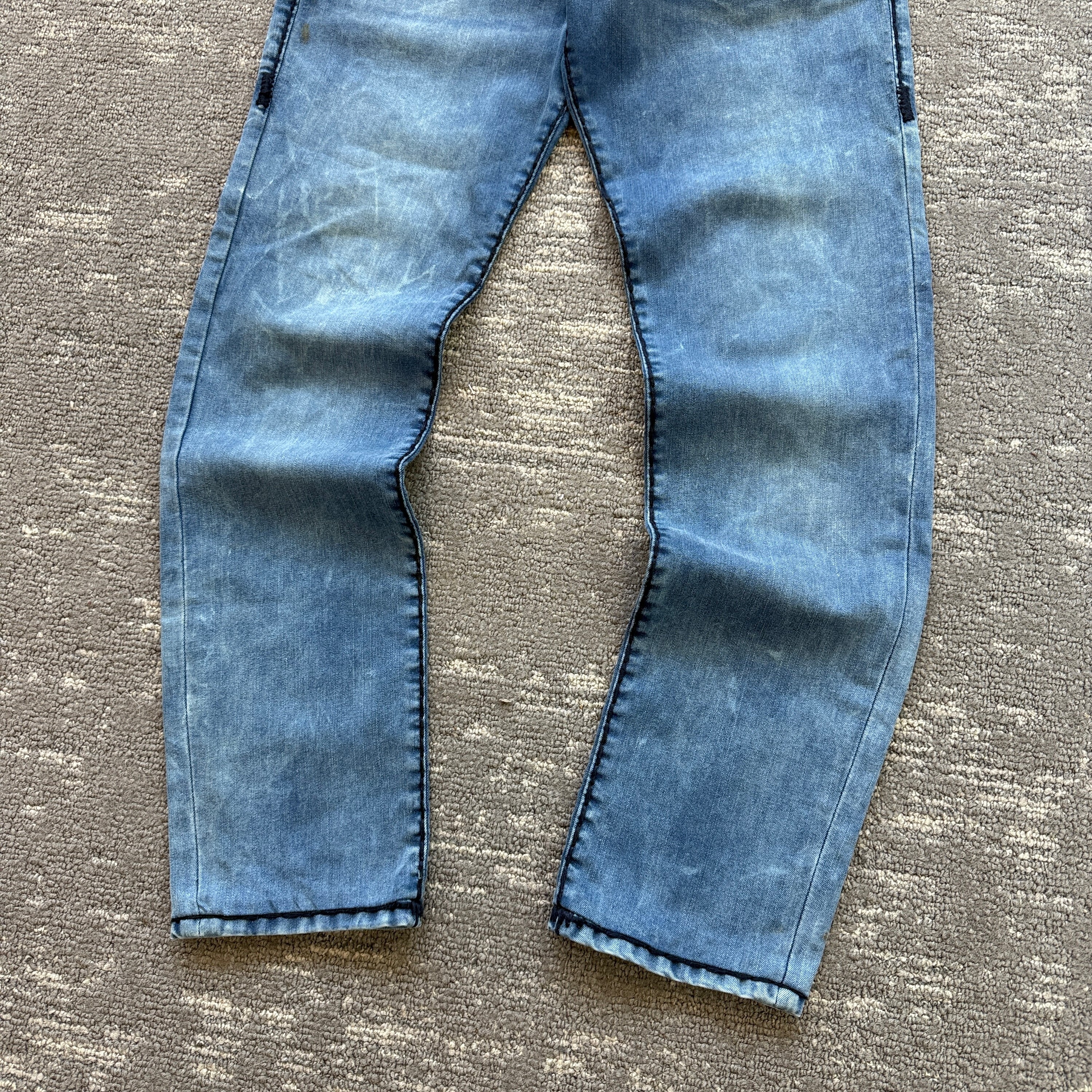 True religion 2000's rocco relaxed skinny contrast stitch washed denim jeans (S)