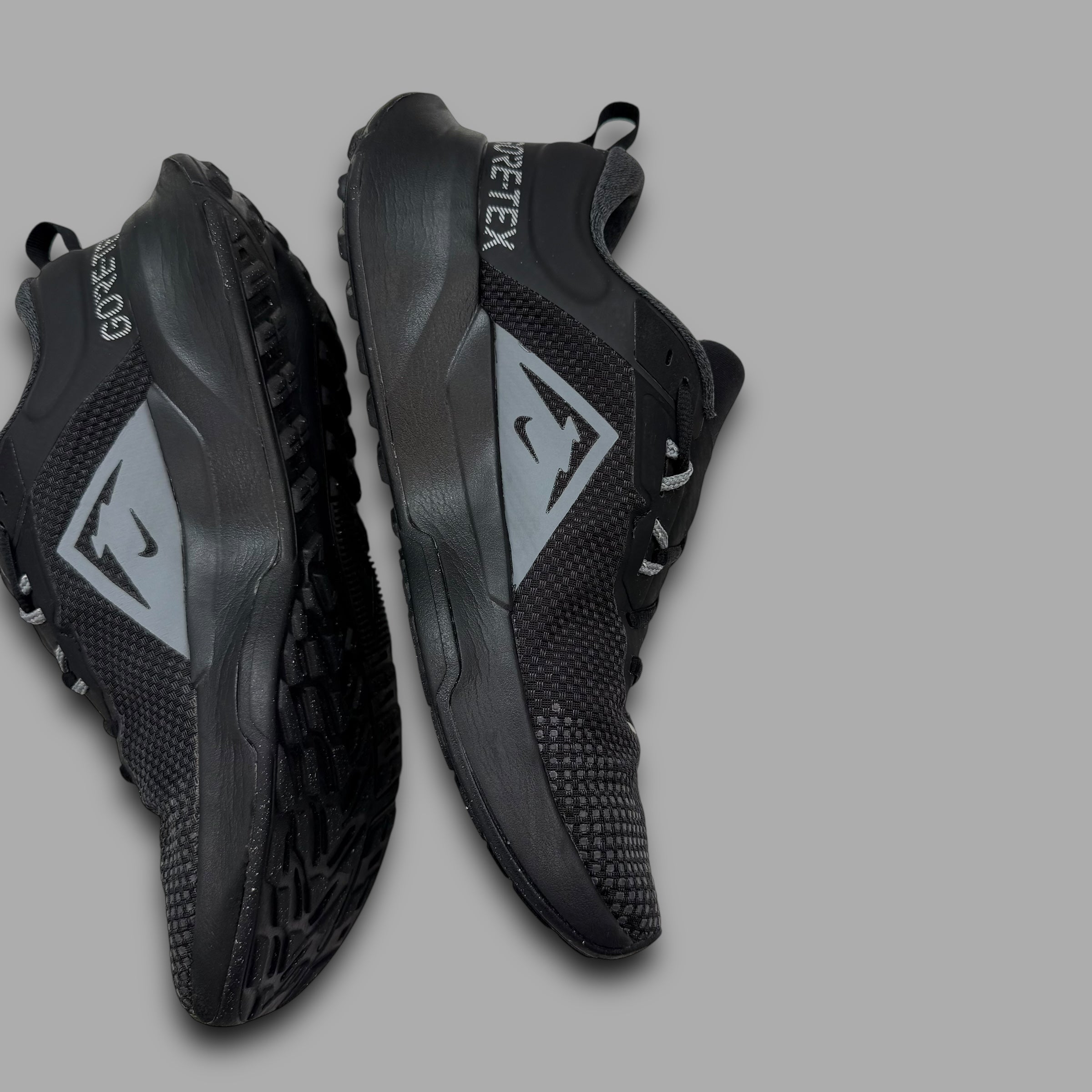 Nike juniper trail 2 gore-tex 'triple black' (UK9)