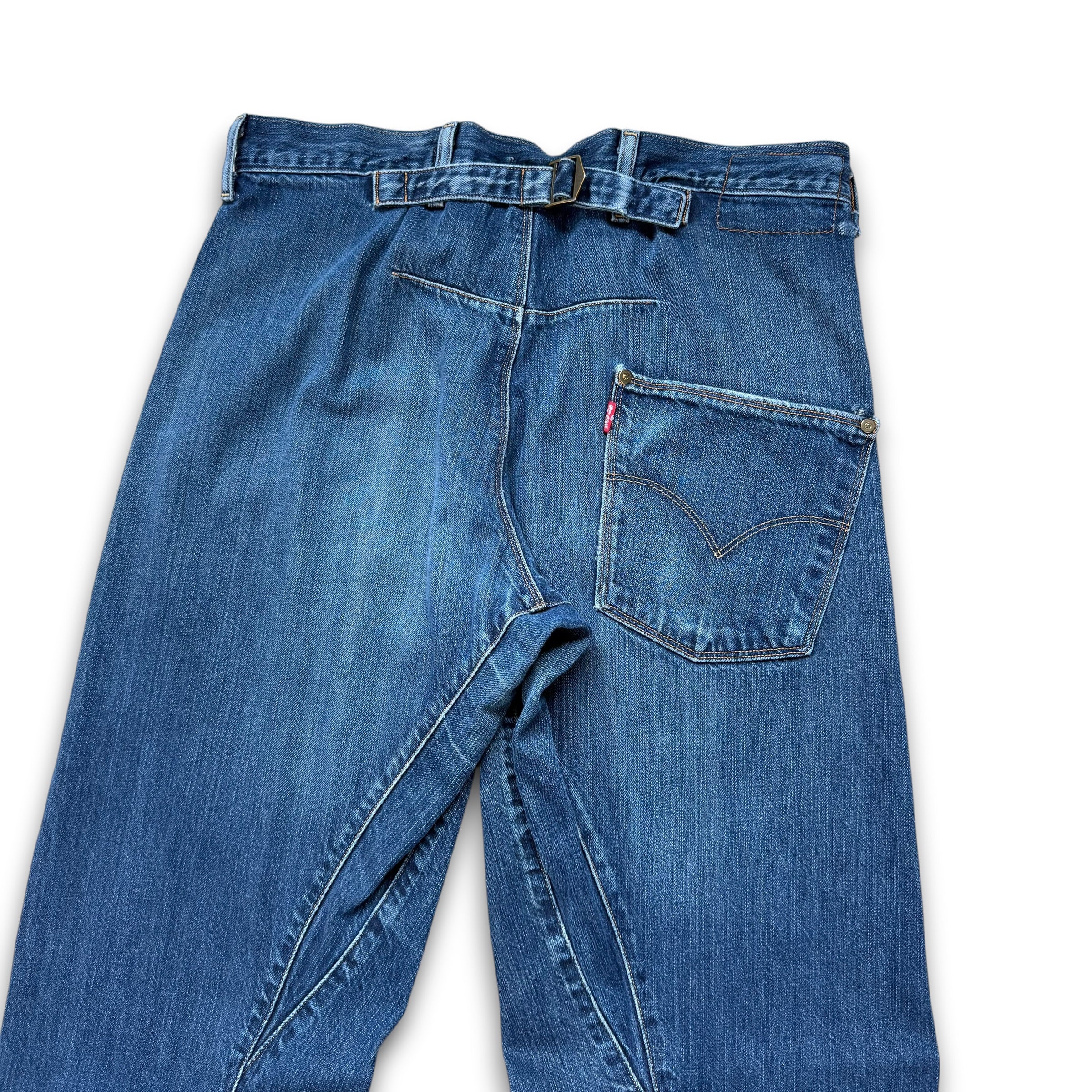 Levi's 2000's engineered twisted baggy bootcut denim jeans (M)