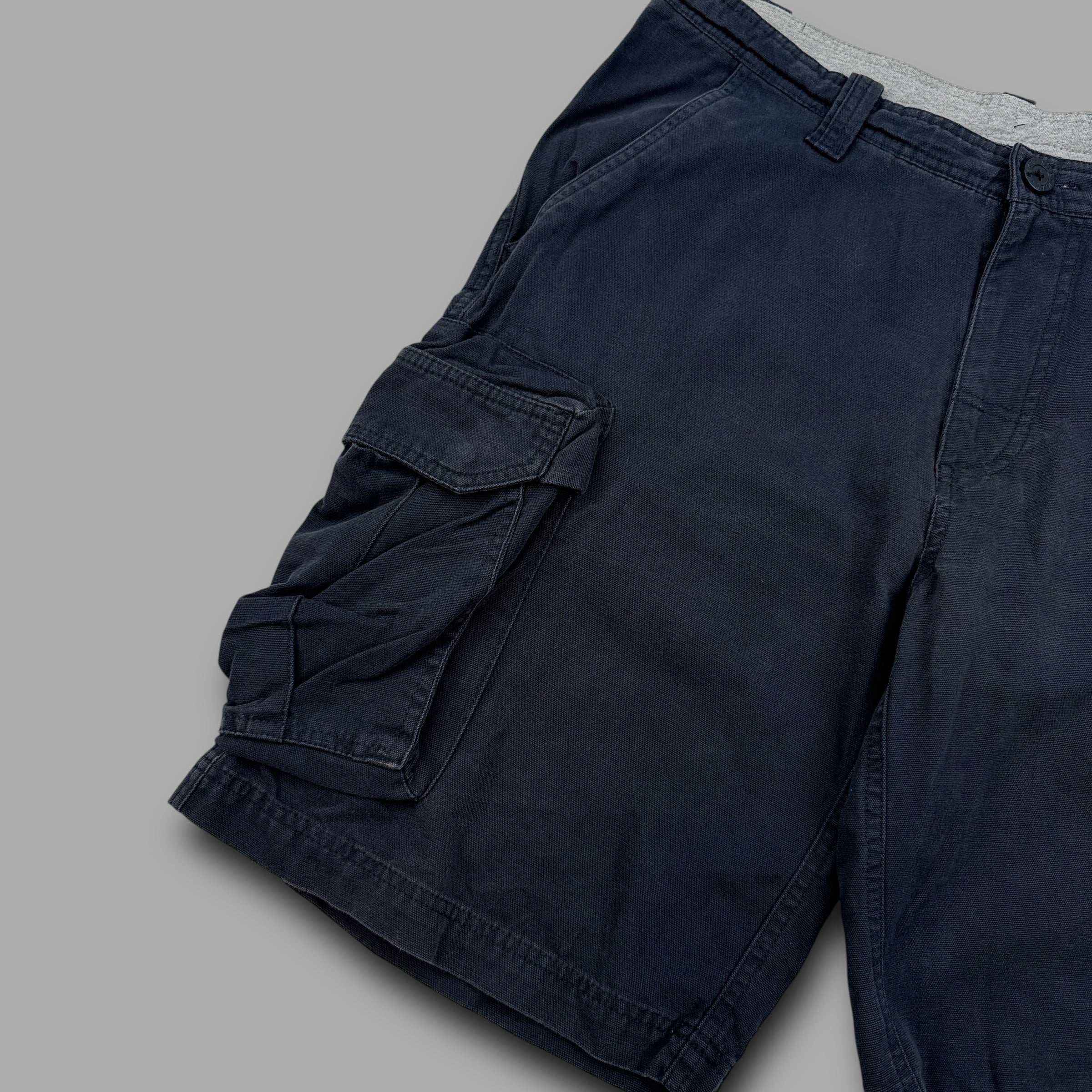 Nike 2000's technical dual pocket cargo shorts (M)