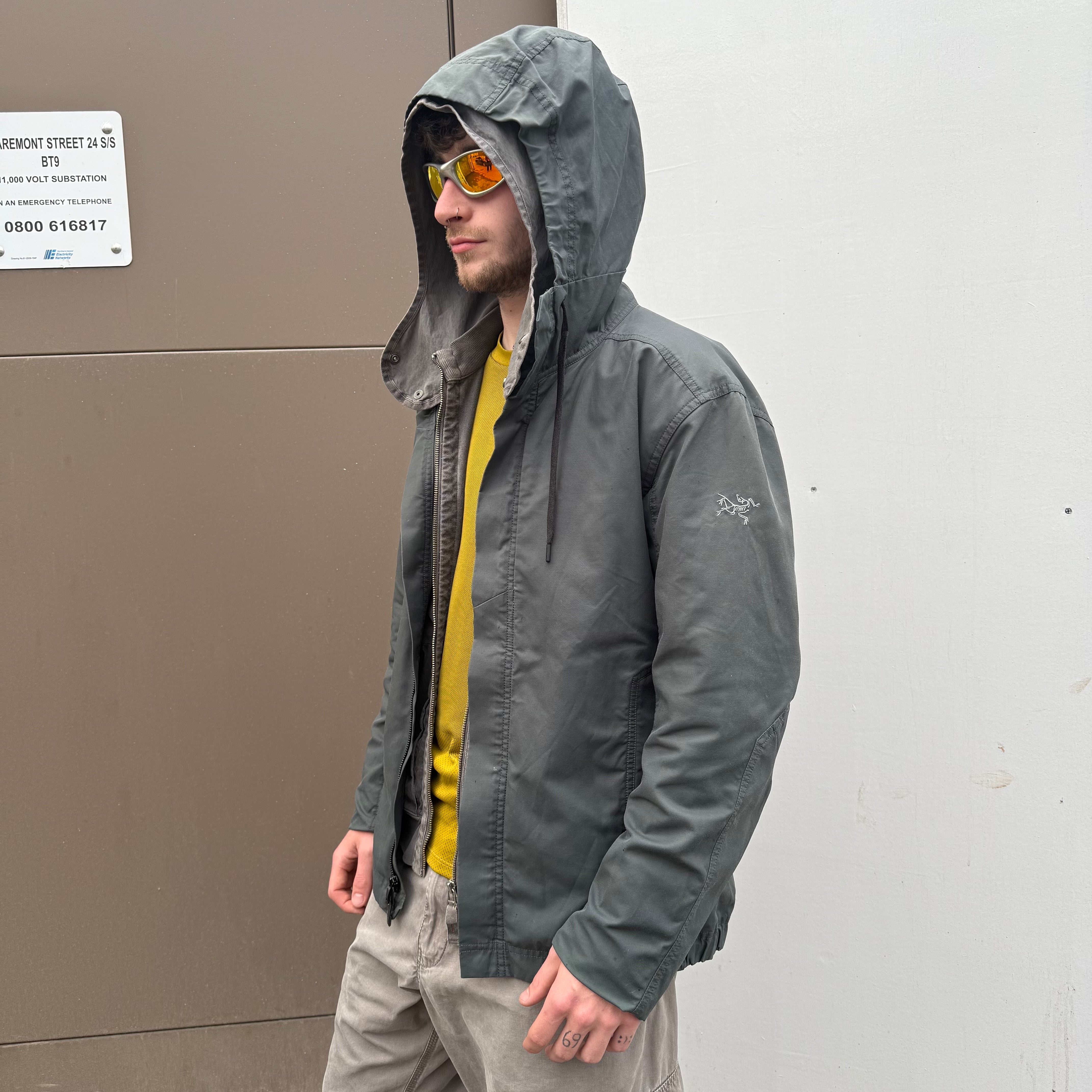 Arc'teryx 2015 panelled waxed full-zip shell jacket (M) – Uppernostril