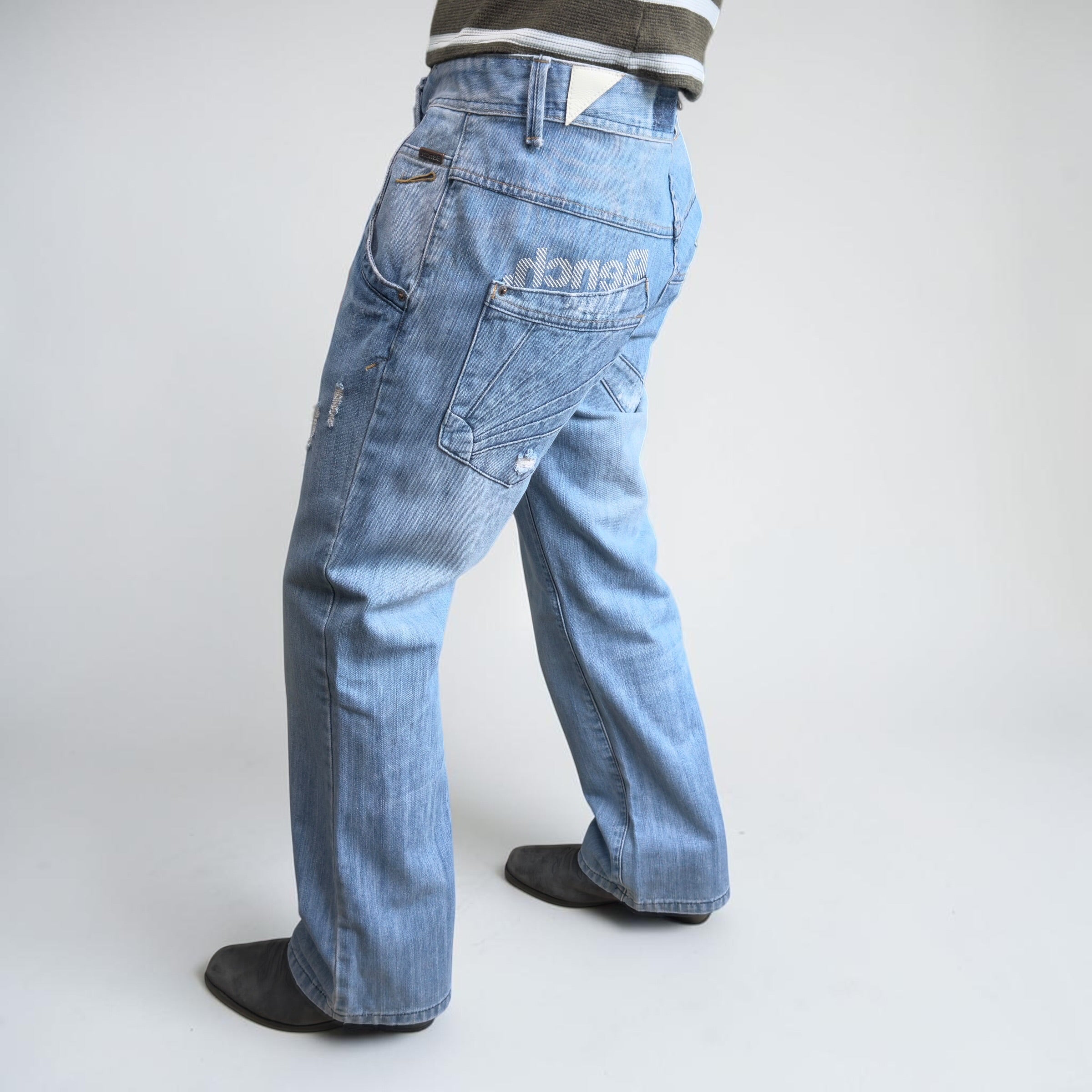 Bench 2000's button fly encore boyfriend fit denim jeans (S)