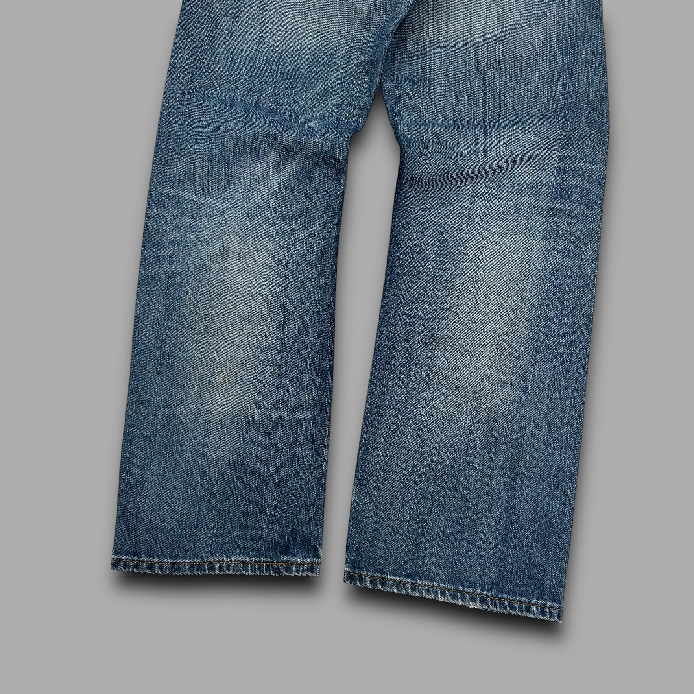 Levi 501 relaxed straight fit denim jeans (S)