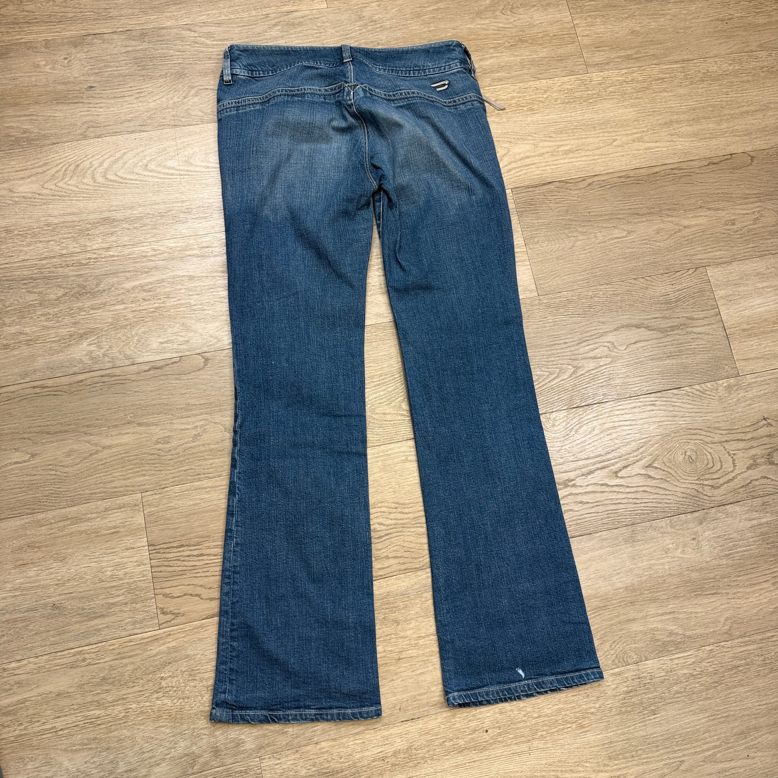 Diesel 2000's fitted lowrise bootcut jeans (S-M)