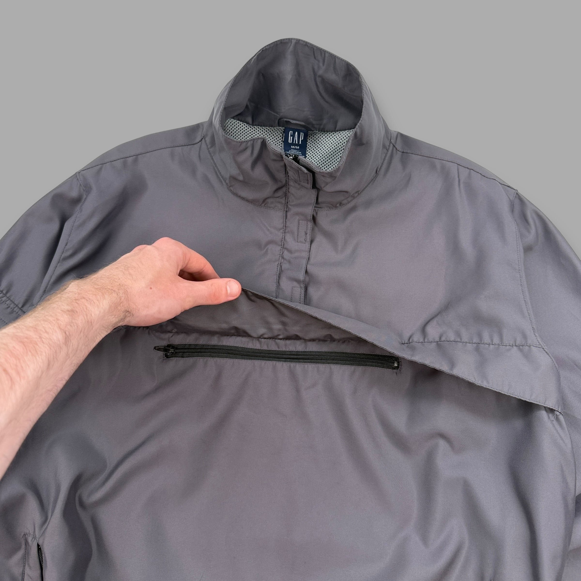 Gap 2000's technical pullover nylon windbreaker (M)