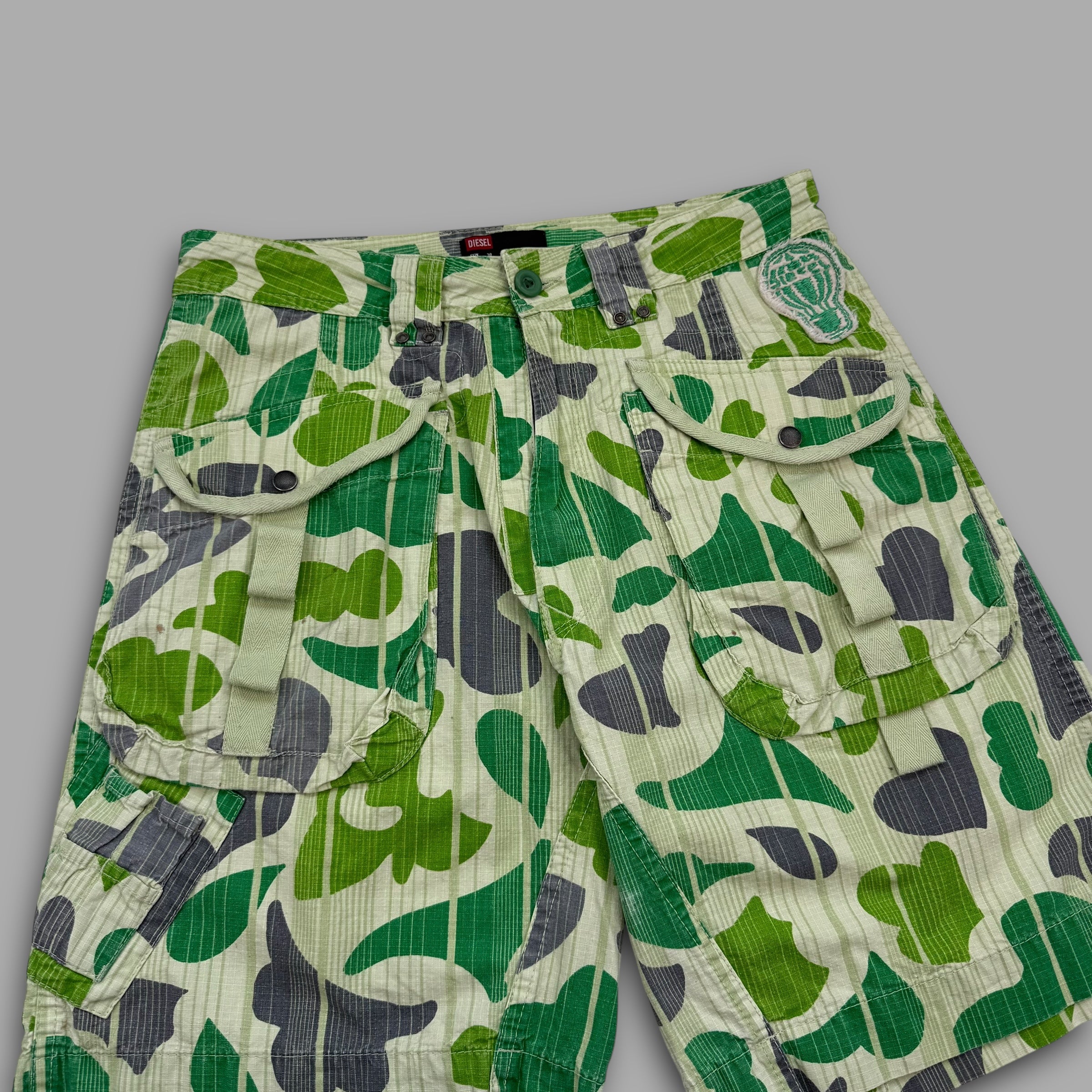 Diesel 2000's dual-pocket baggy camo shorts (S)
