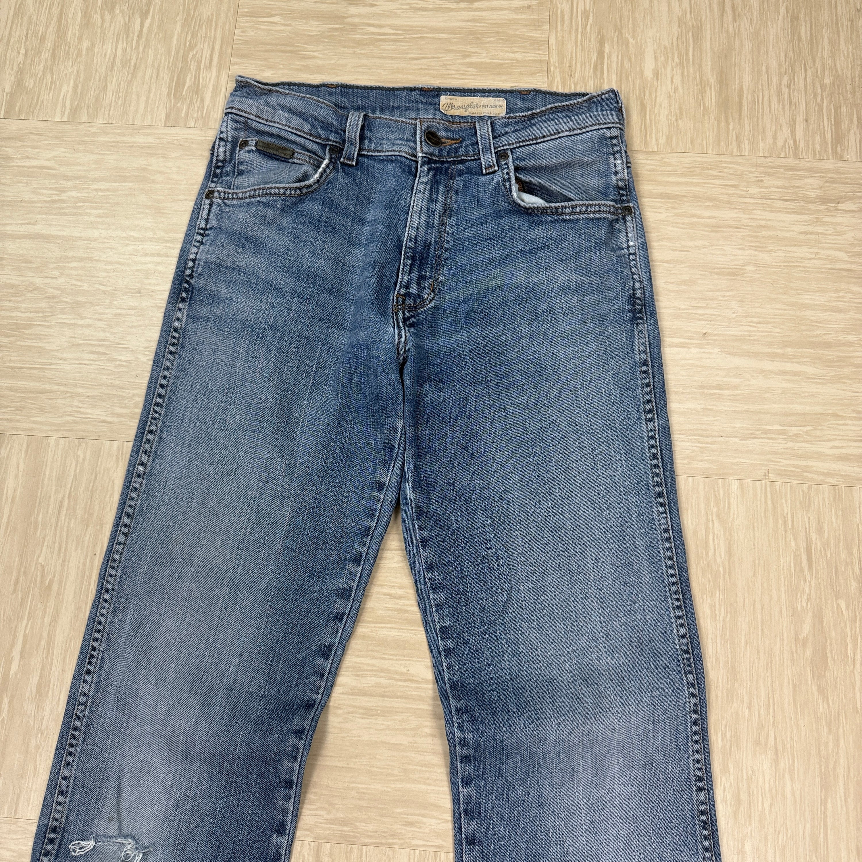 Wrangler 2000's straight fit bootcut denim jeans (S)