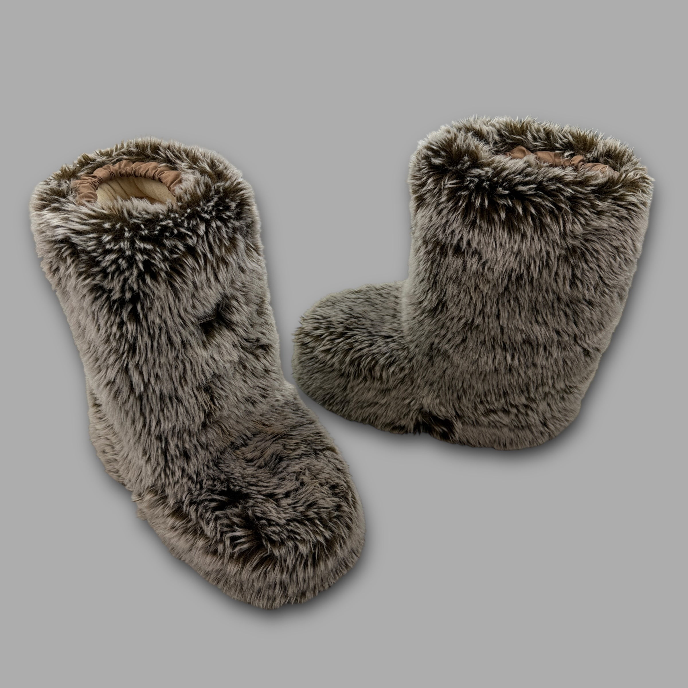 Animal 2000's oversized yeti faux fur boots (UK8)