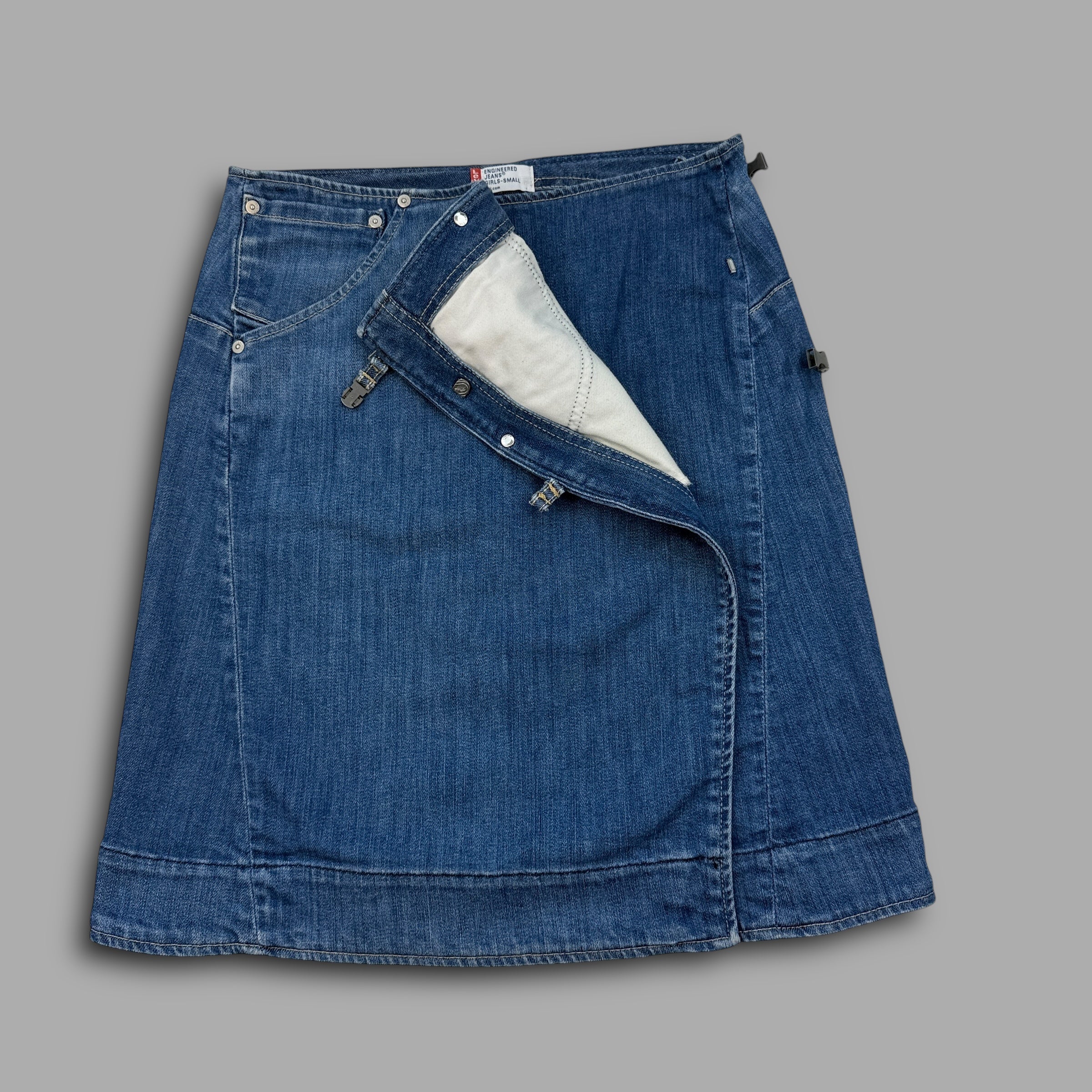 Levi's engineered 2000's technical denim wrap skirt (S)