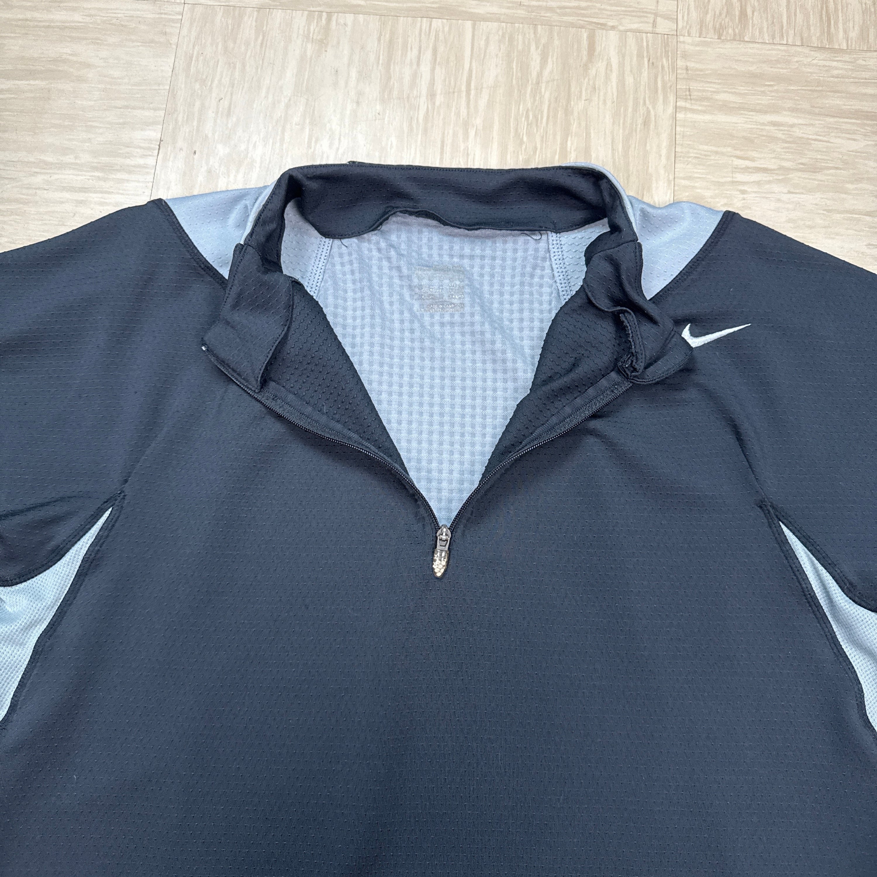 Nike 2000's technical panelled dri-fit active tee (L)