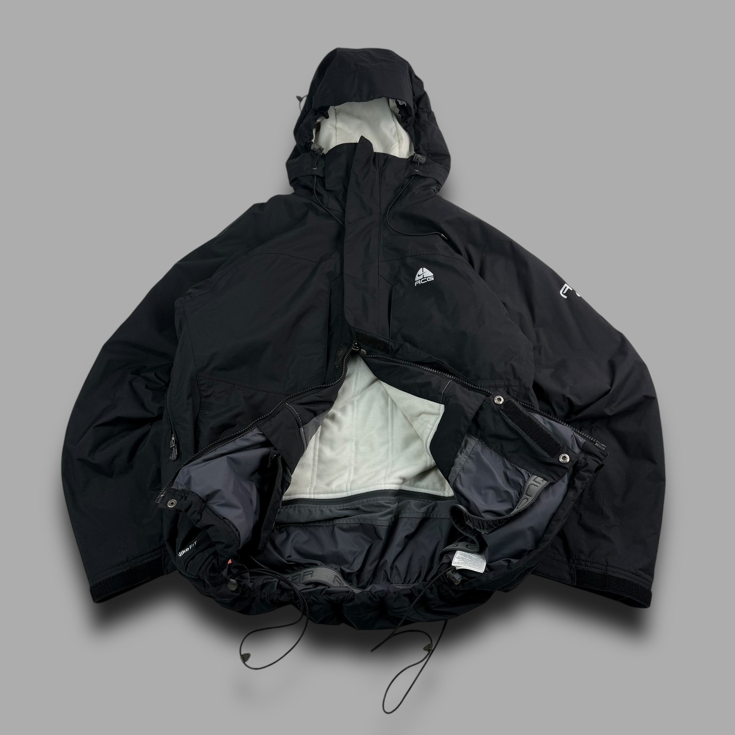 Nike ACG 2000's technical multi-pocket shell jacket (L)