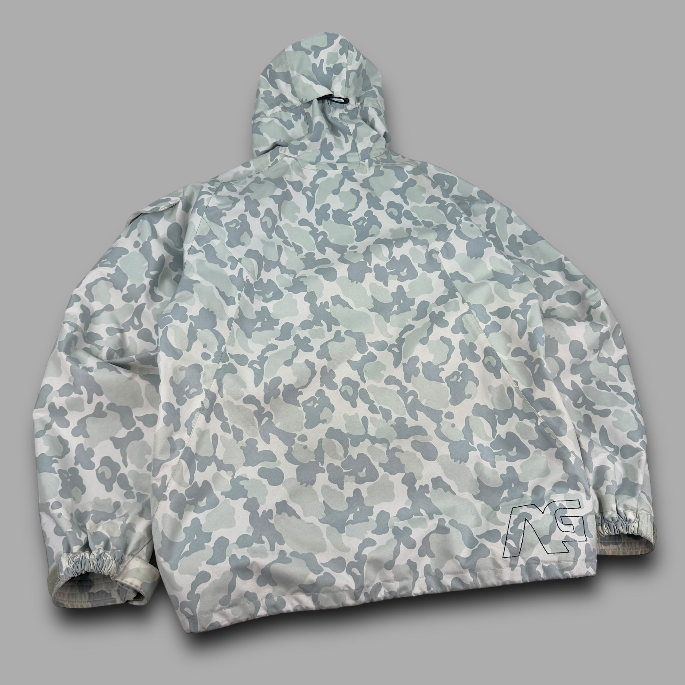 Burton Analog 2000's technical vented camo print hardshell ski jacket (XL)