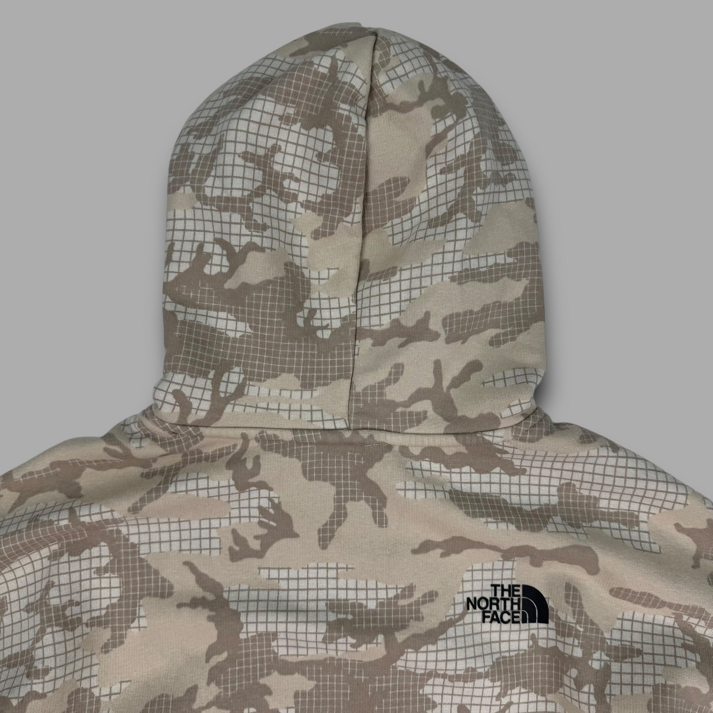 The north face 2022 graphic spellout camo hoodie (M) wms