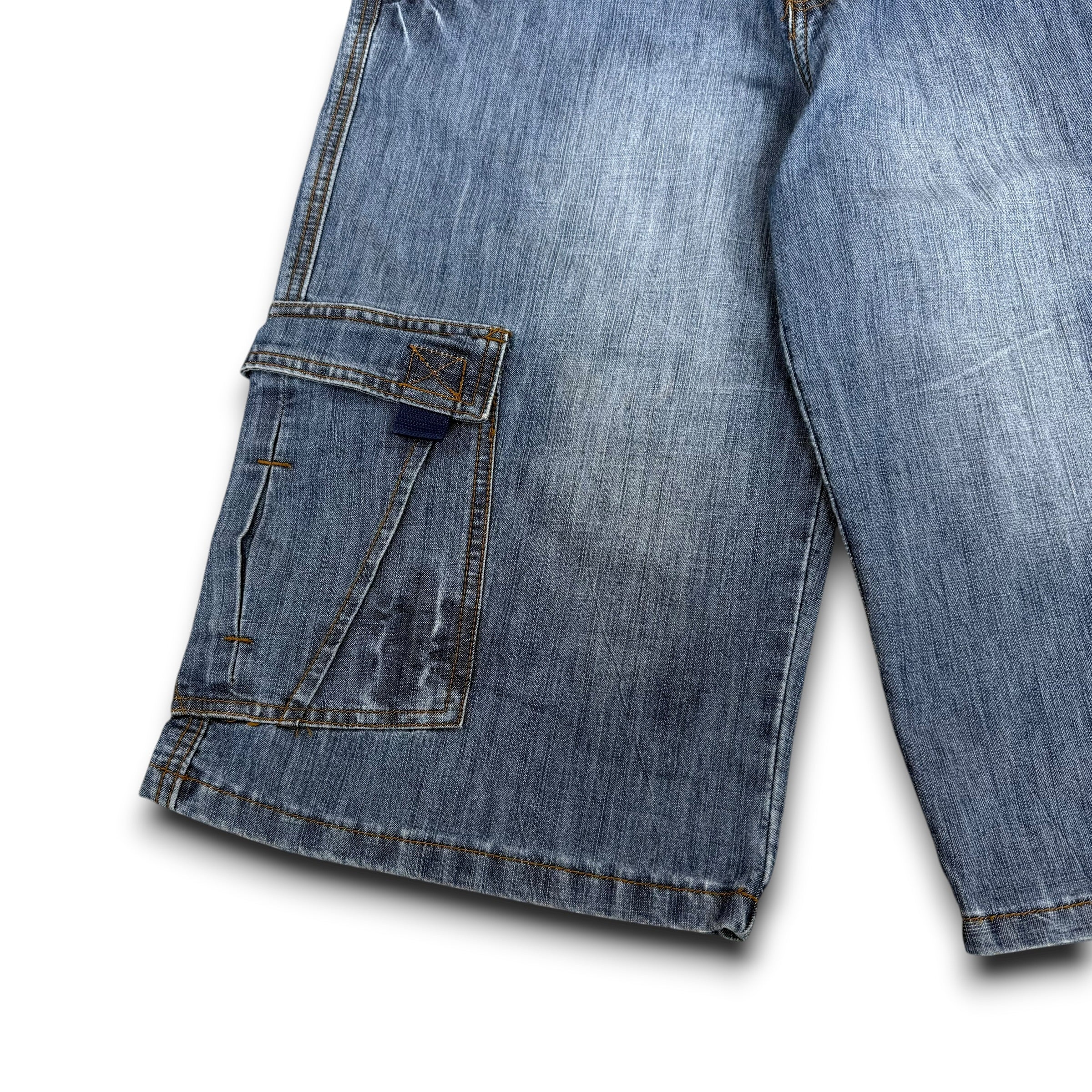 Vintage 2000's baggy cargo pocket 3/4 length denim jorts (S-M)