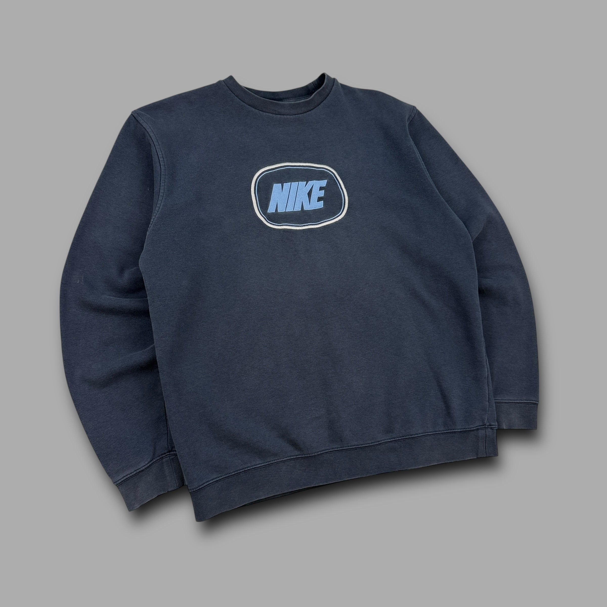 Nike 2000's graphic spellout embroidered sweatshirt (M)