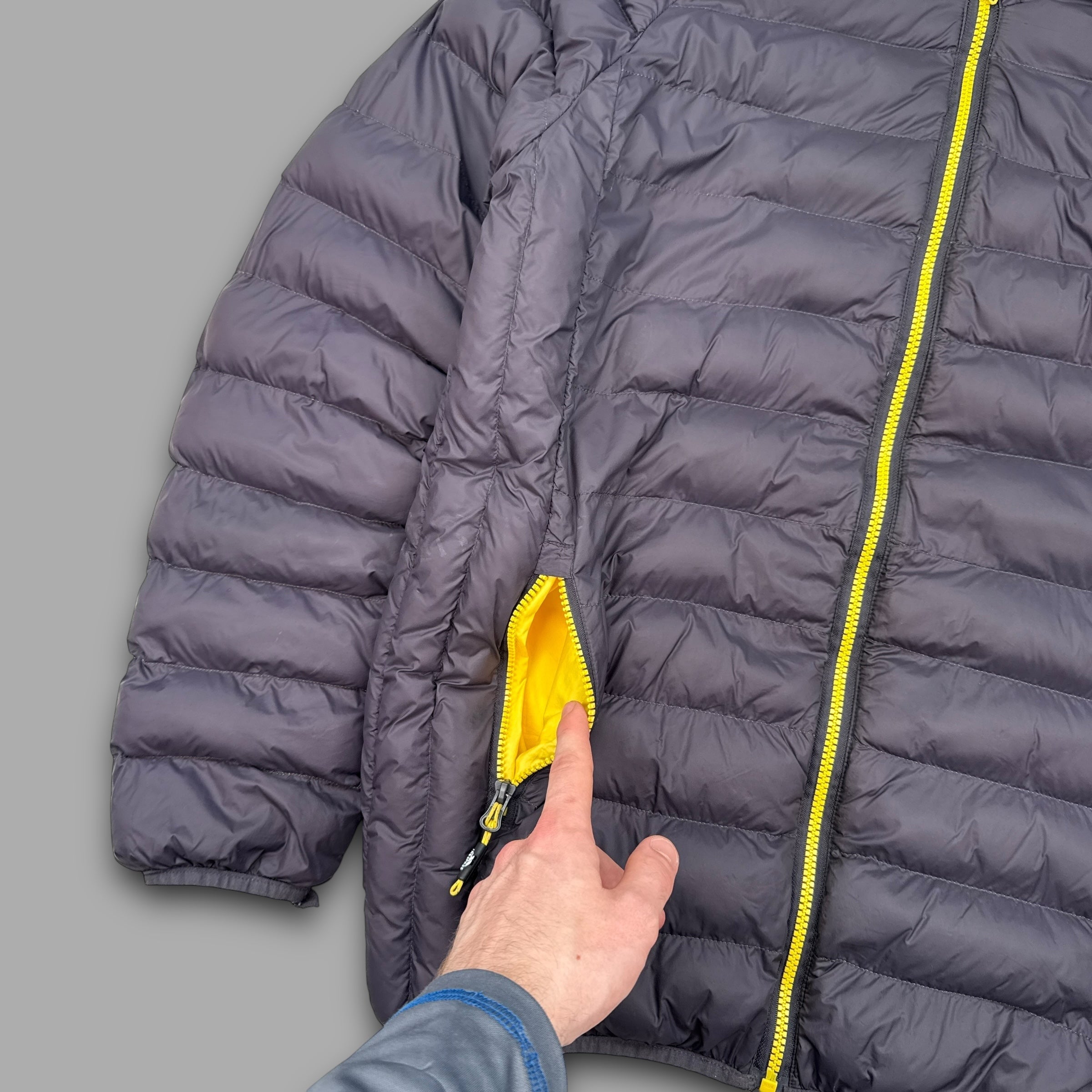Trespass 2000's downfilled zip-up puffer jacket (S)
