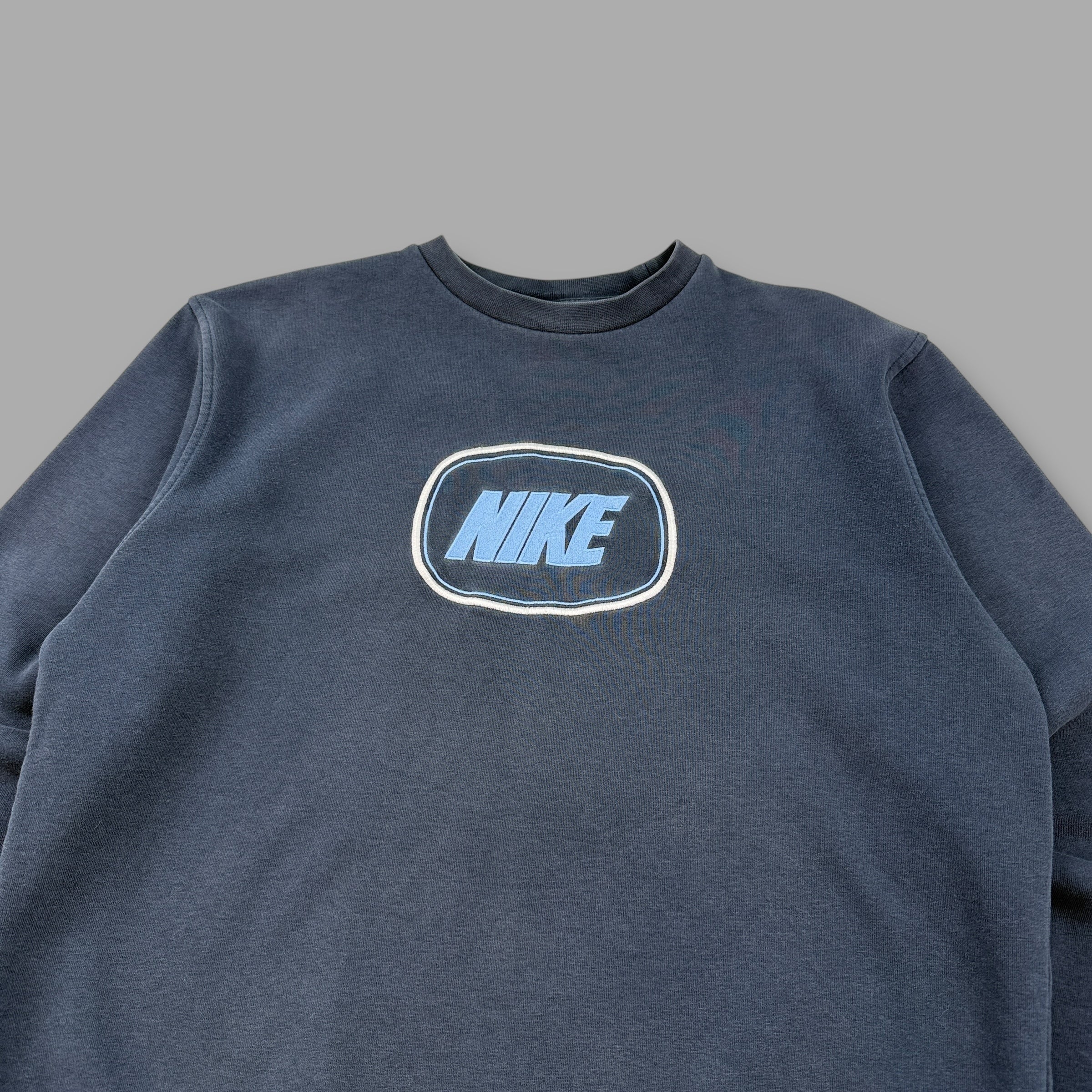 Nike 2000's graphic spellout embroidered sweatshirt (M)