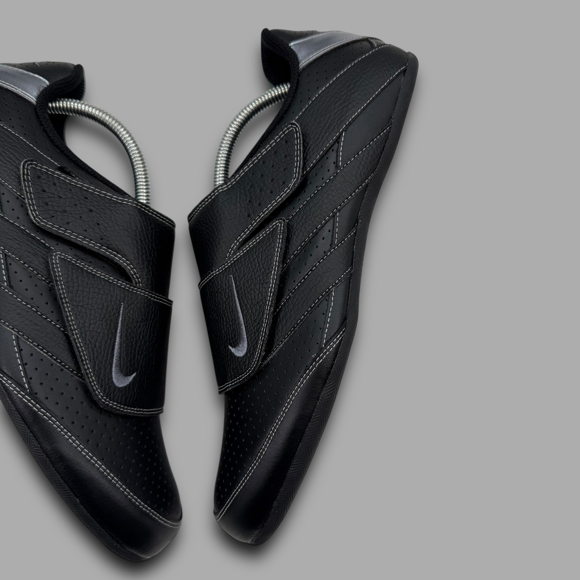 Nike roubaix 2009 'black & silver perforated ' slip on (UK8)