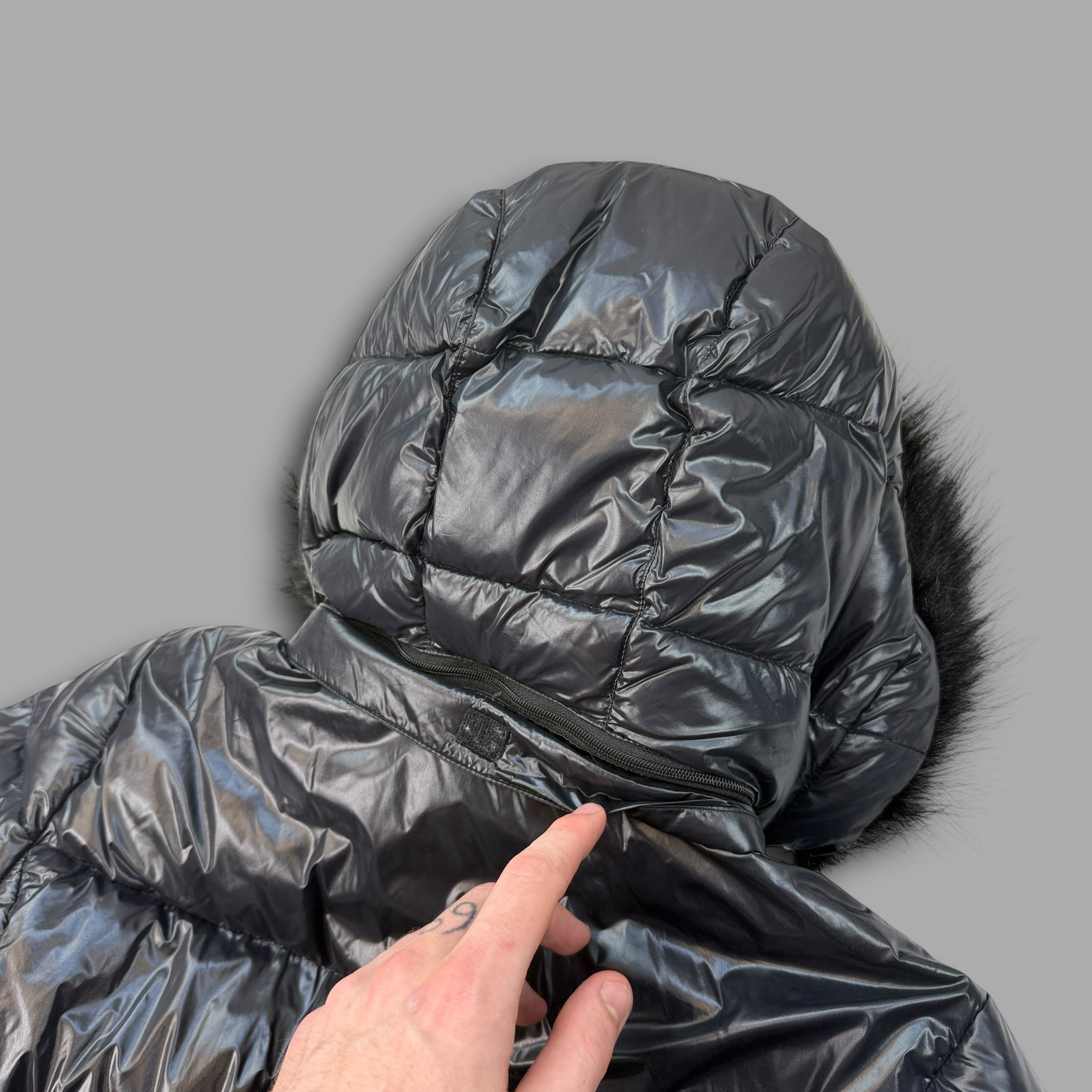 Nike 2000's downfilled shimmer puffer w/fur hood (L) wms