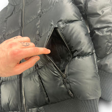 Load image into Gallery viewer, Nike 2000’s square stitch 550 down-filled puffer jacket (M)
