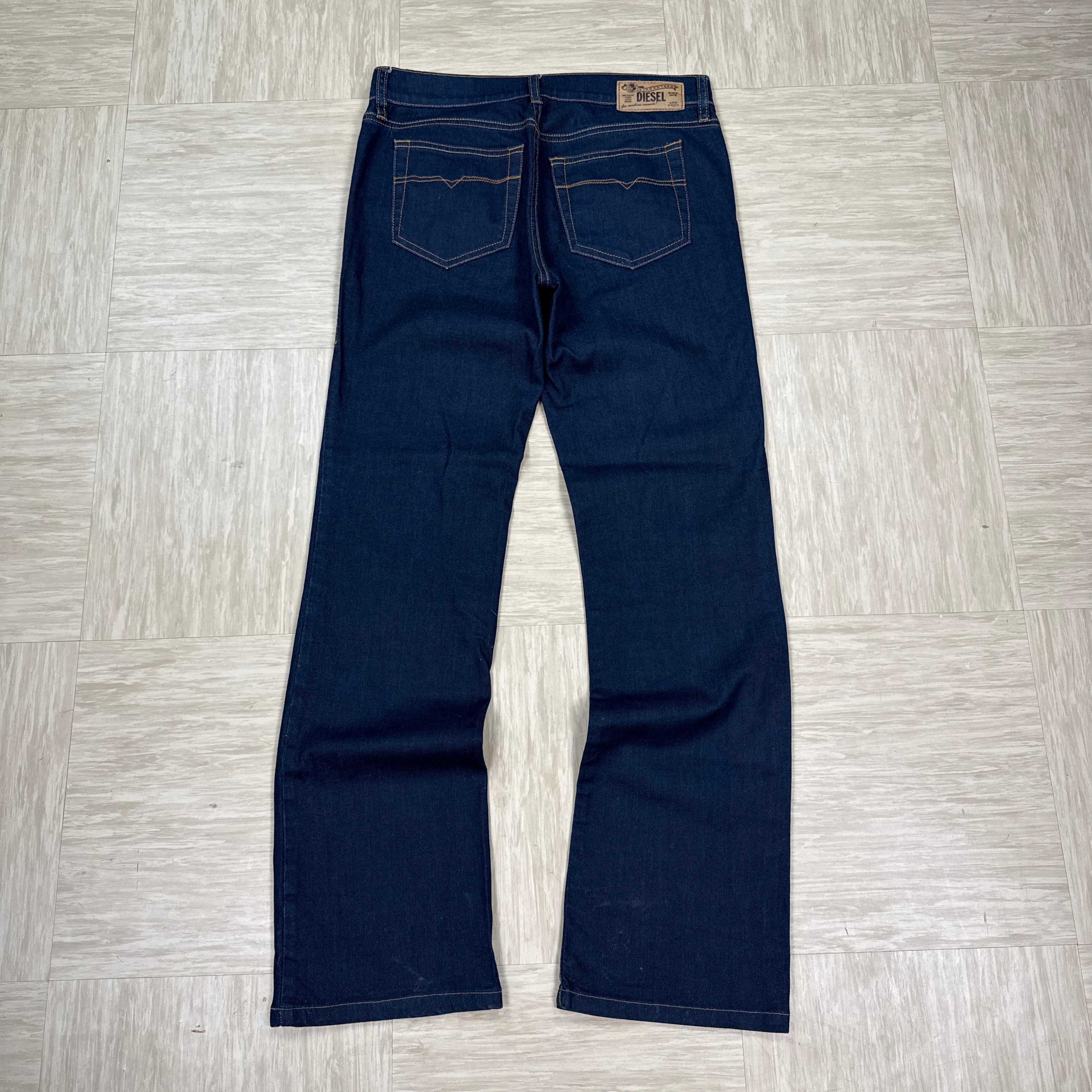 Diesel 2000's dark regular slim bootcut jeans (S)