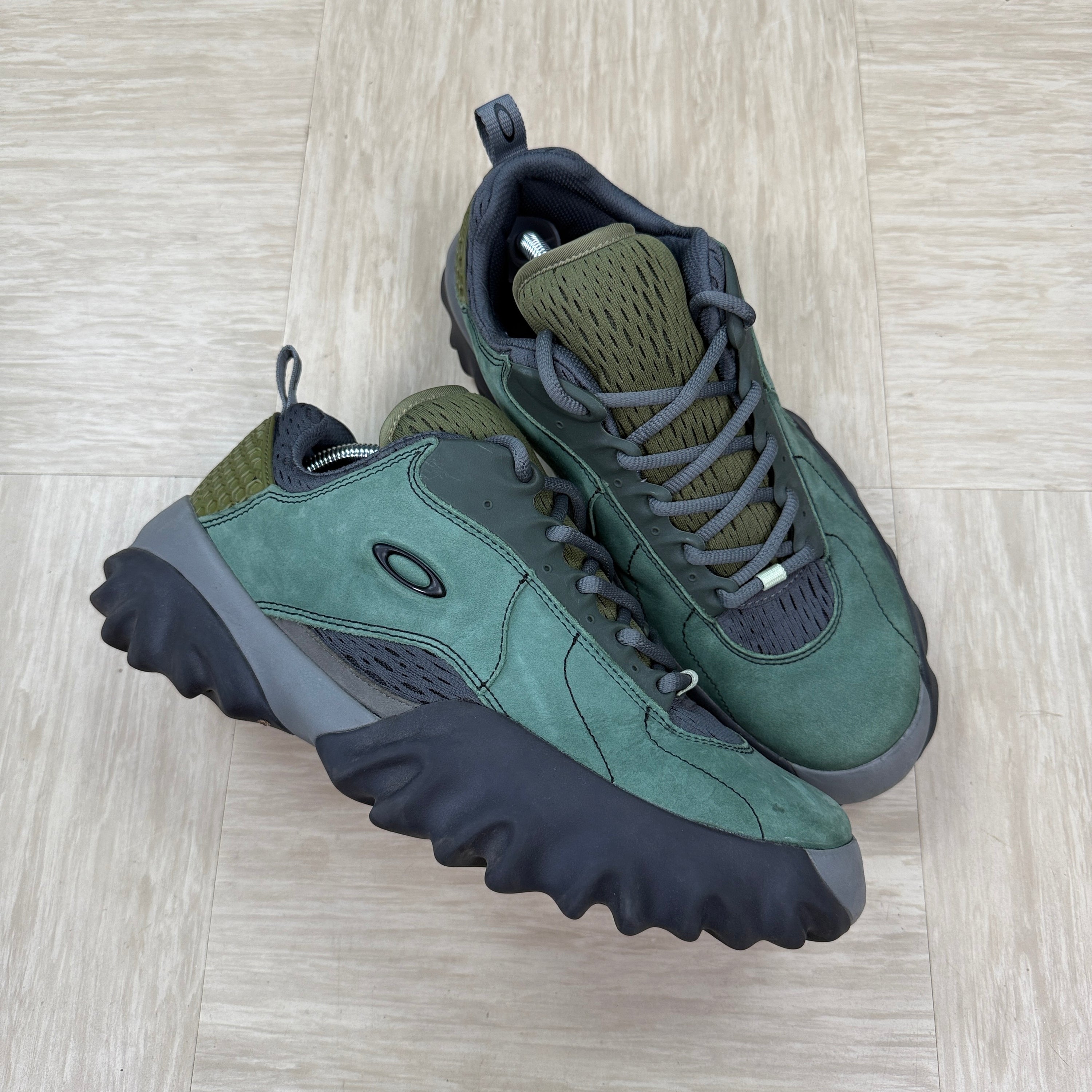 Oakley factory team nubuck chopsaw (UK8)