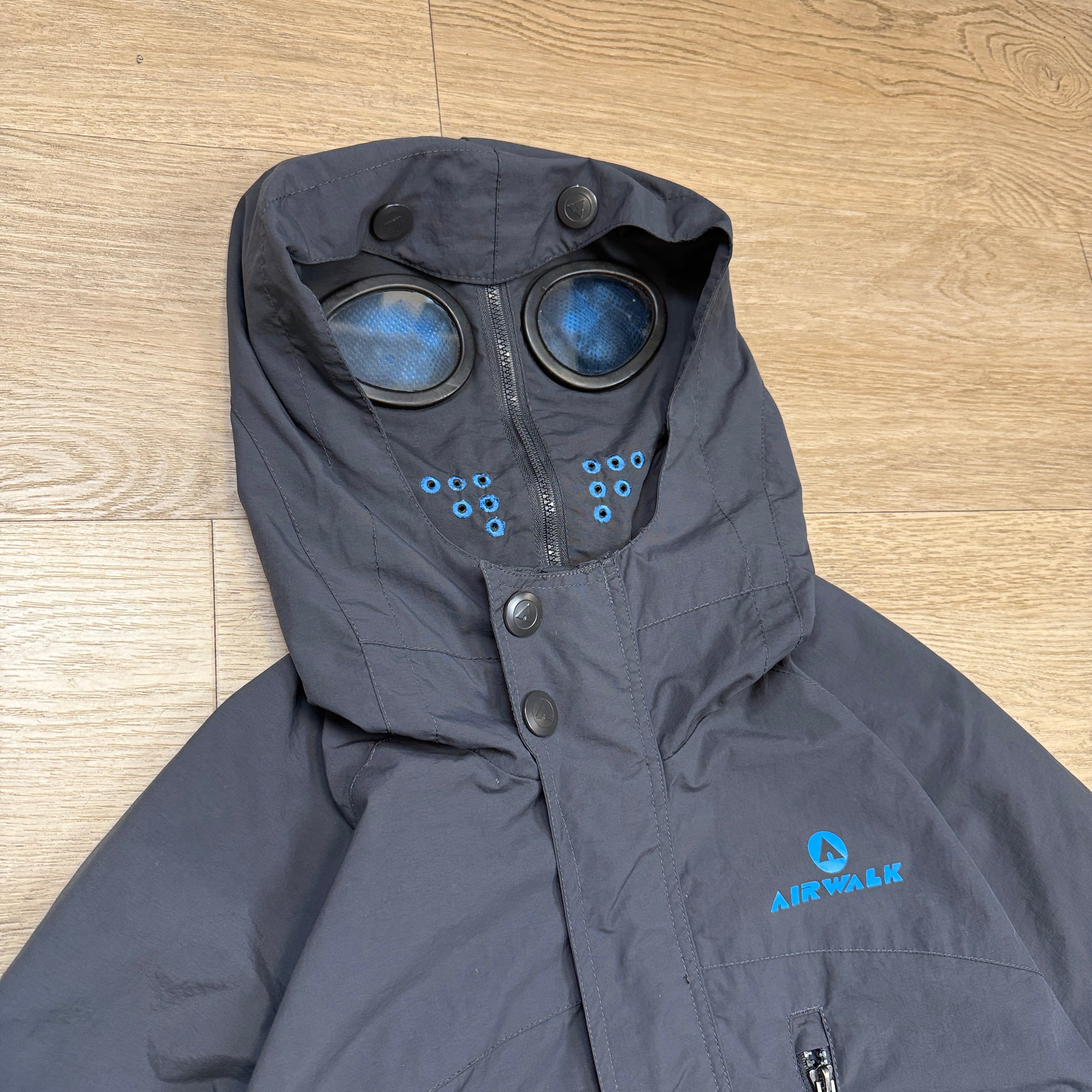 Airwalk 2000's technical lightweight nylon hooded goggle jacket with contrast stitching (S)