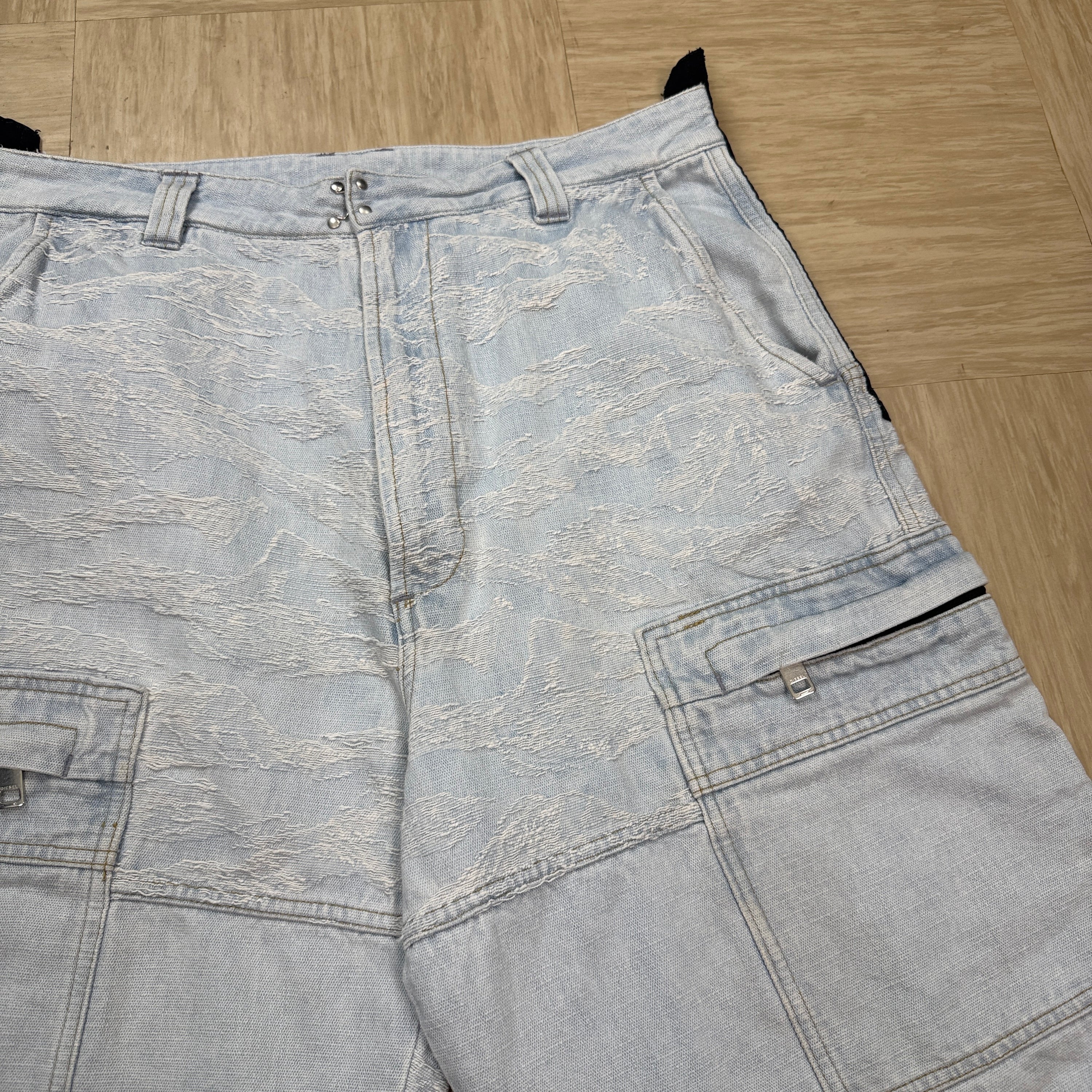 Diesel 2000's baggy wide leg embroidered jean shorts (M)
