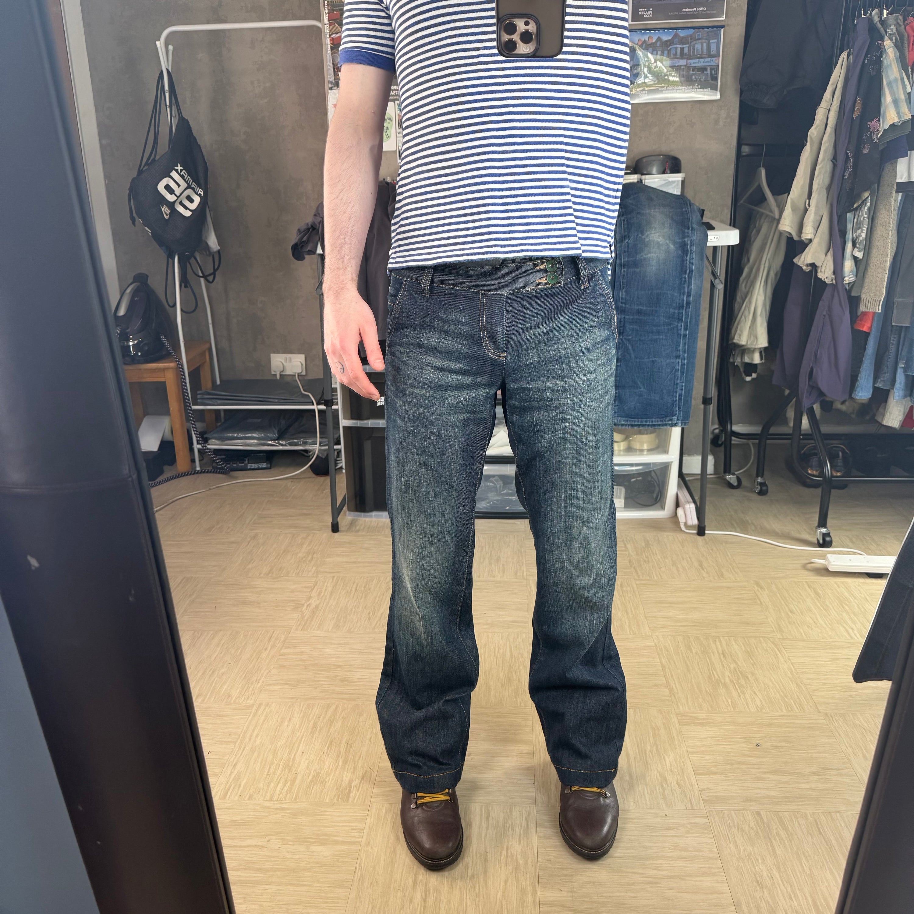 DKNY 2000's dark denim relaxed bootcut jeans (S)