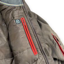 Load image into Gallery viewer, Salomon 2008 ‘king of the slopes’ technical multi-pocket clima-pro ski jacket (L)
