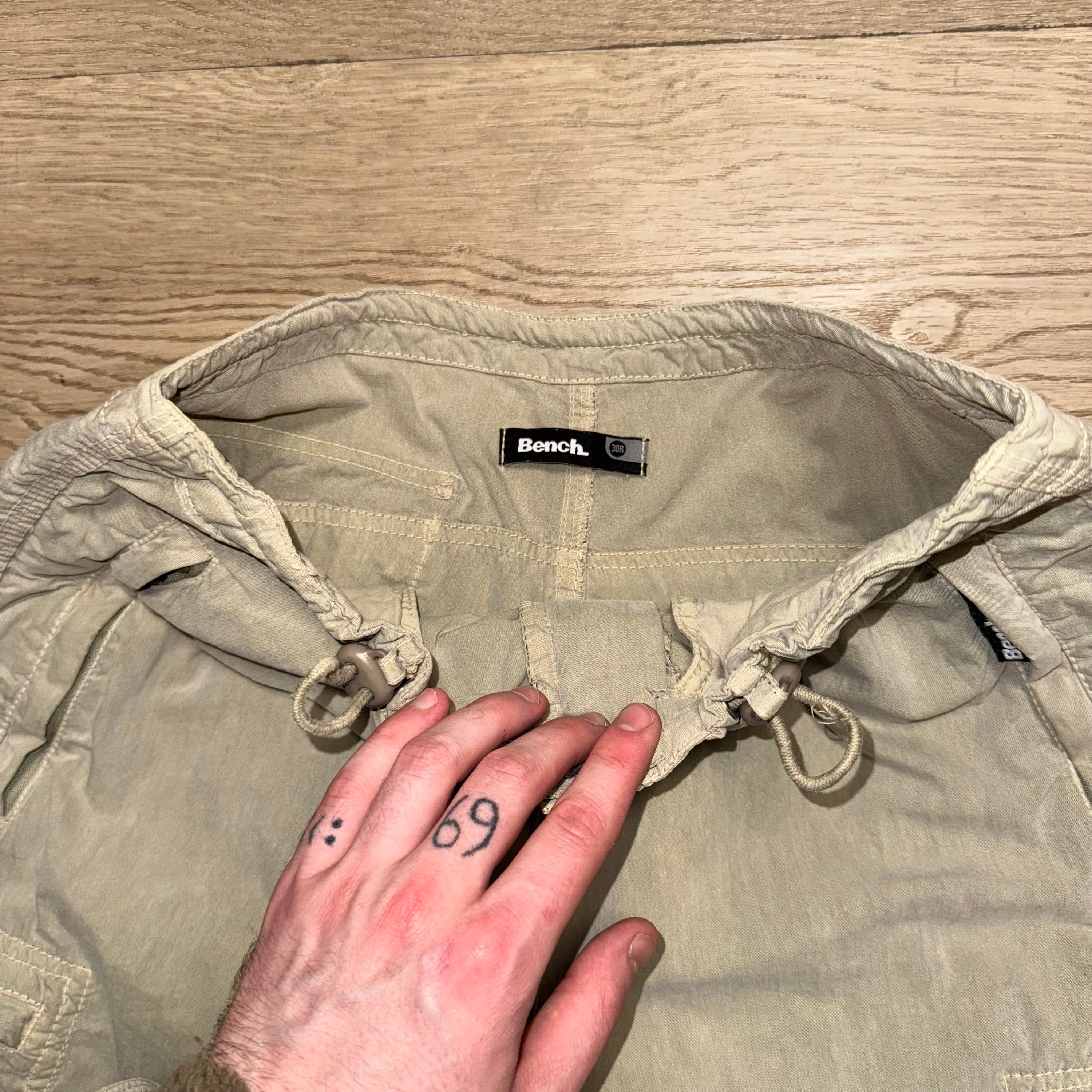 Bench 2000's technical contrast stitch baggy flight bottoms (S)