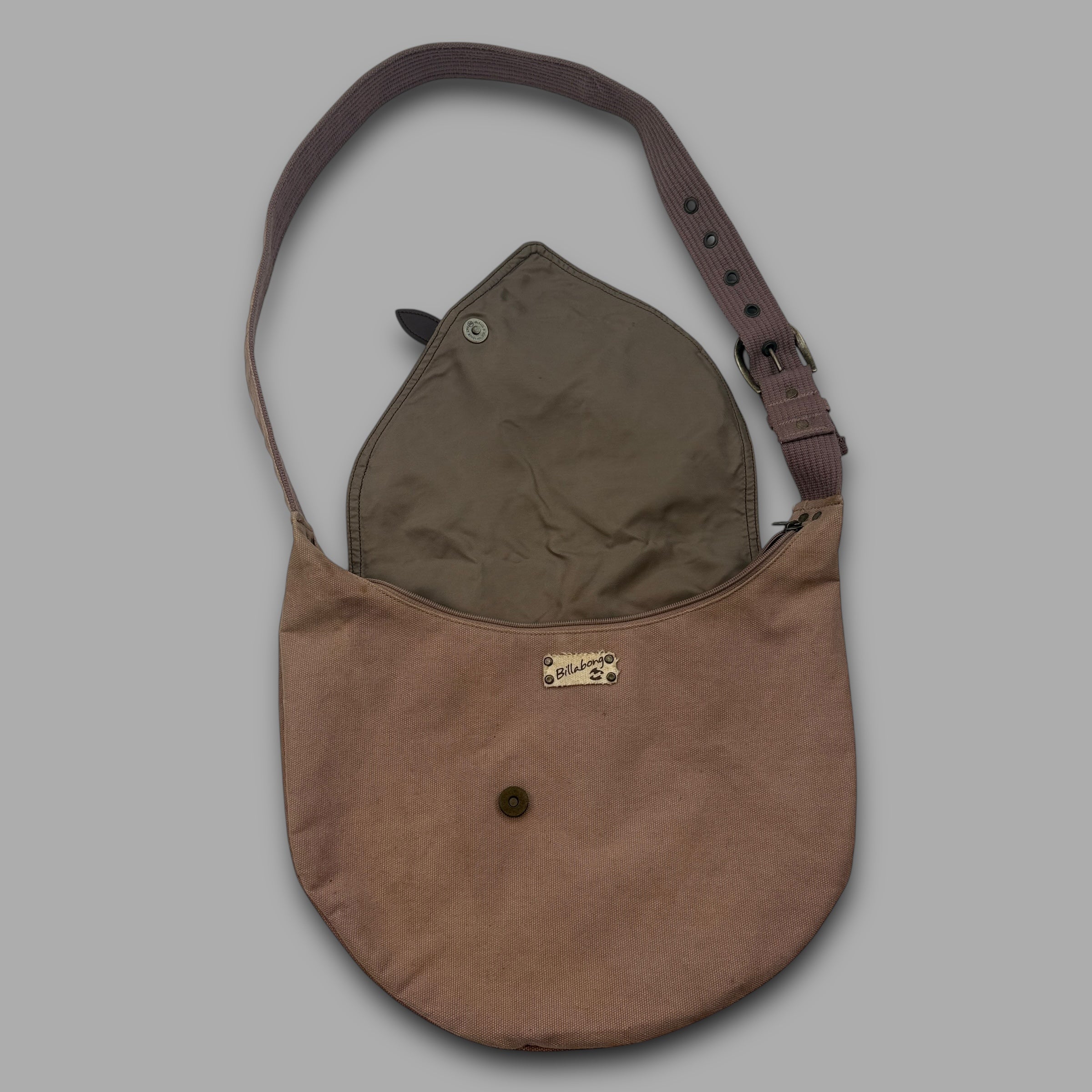 Billabong 2000's technical asymmetrical spellout shoulder bag (OS)