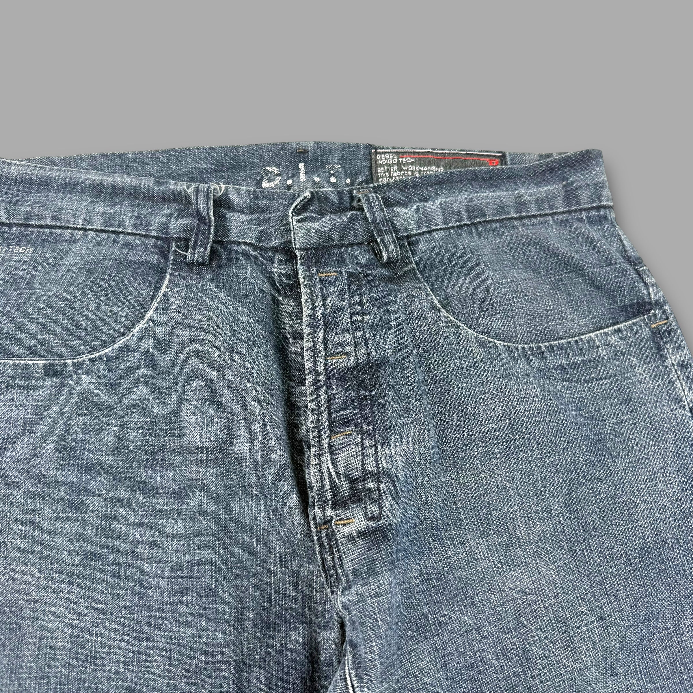 Diesel 2000's relaxed straight leg jeans (S)