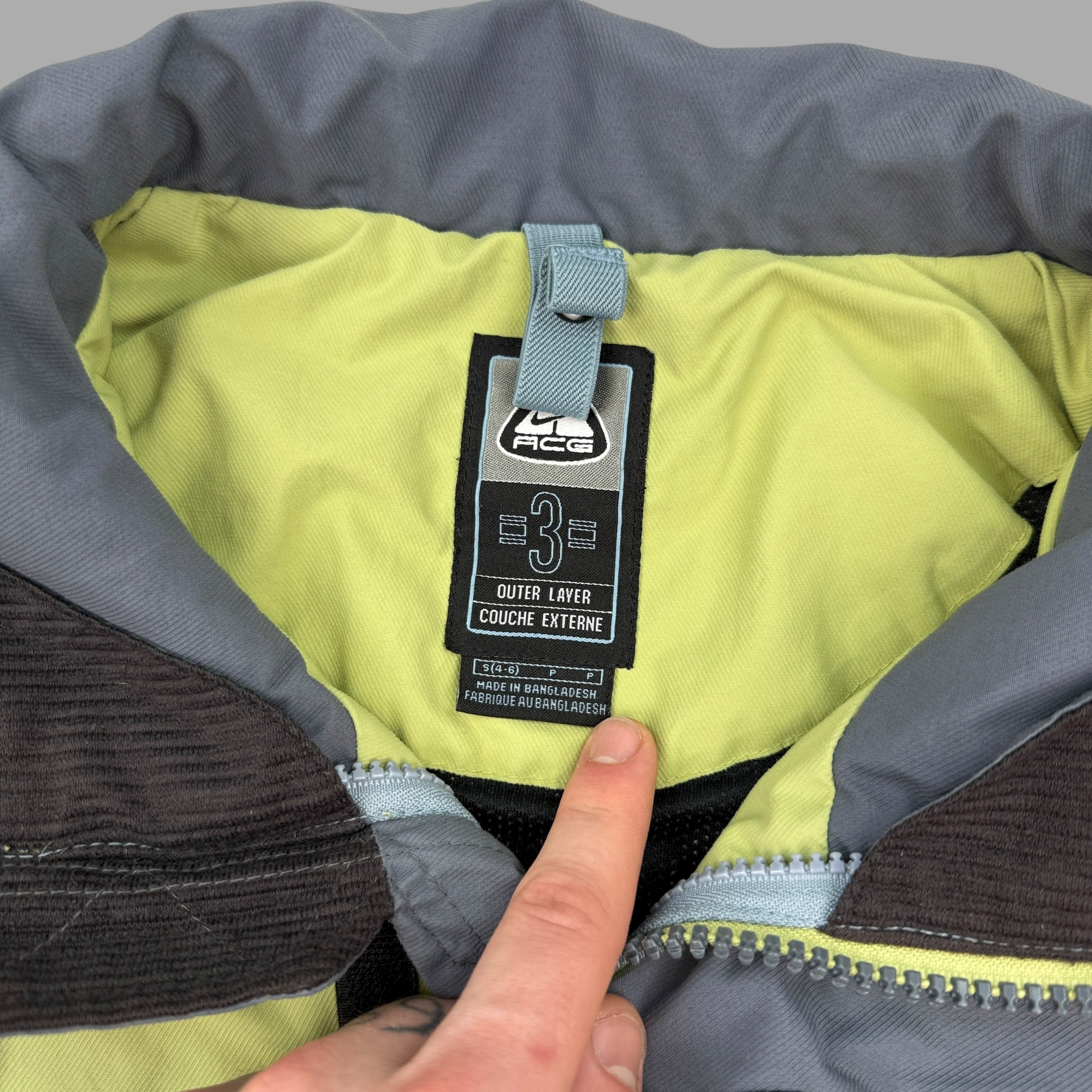 Nike ACG 2000's technical dual pocket softshell jacket (S)