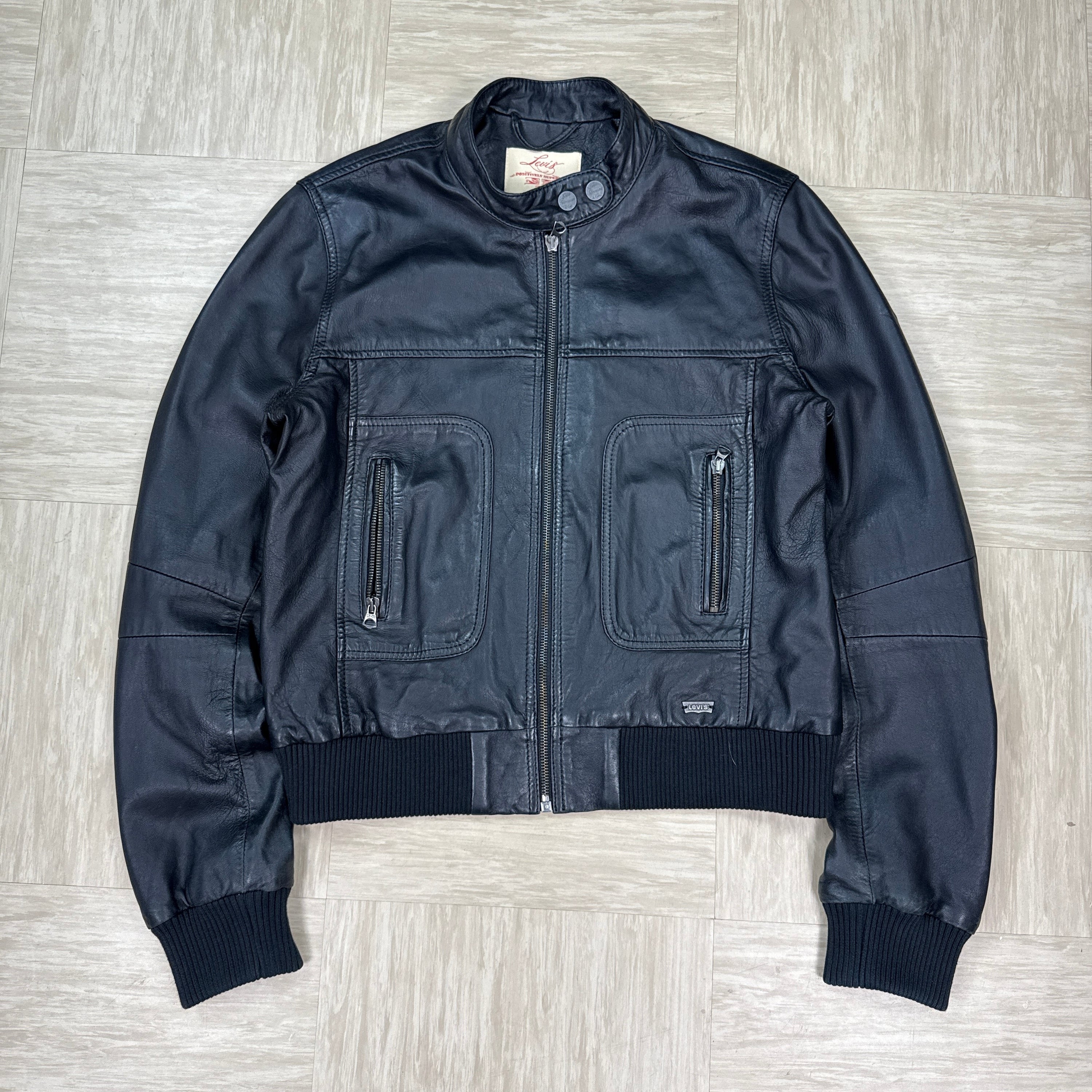 Levi's 2000's cropped lamb leather high collar bomber jacket (M)
