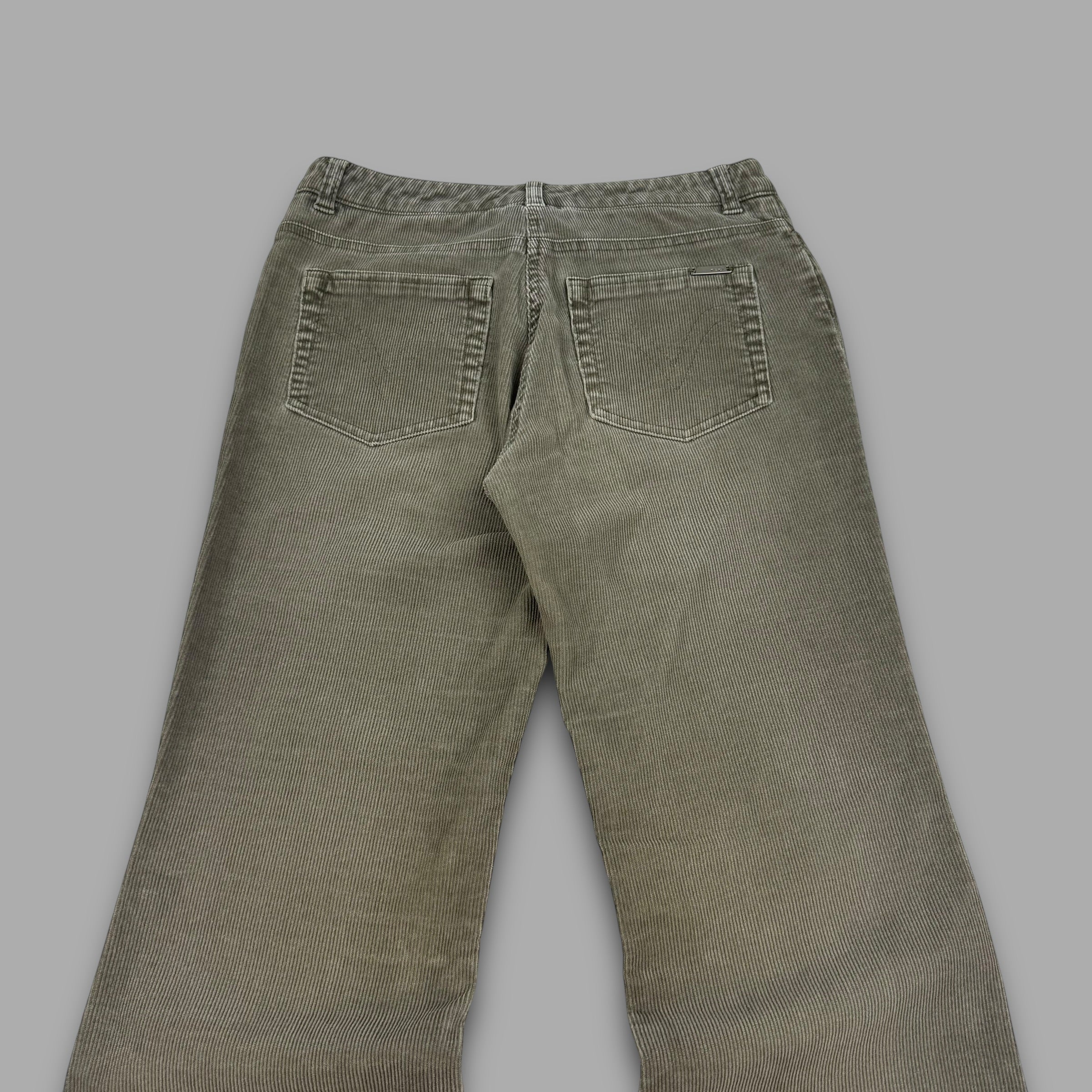 Next petite 2000's corduroy fitted flair jeans (L) wms