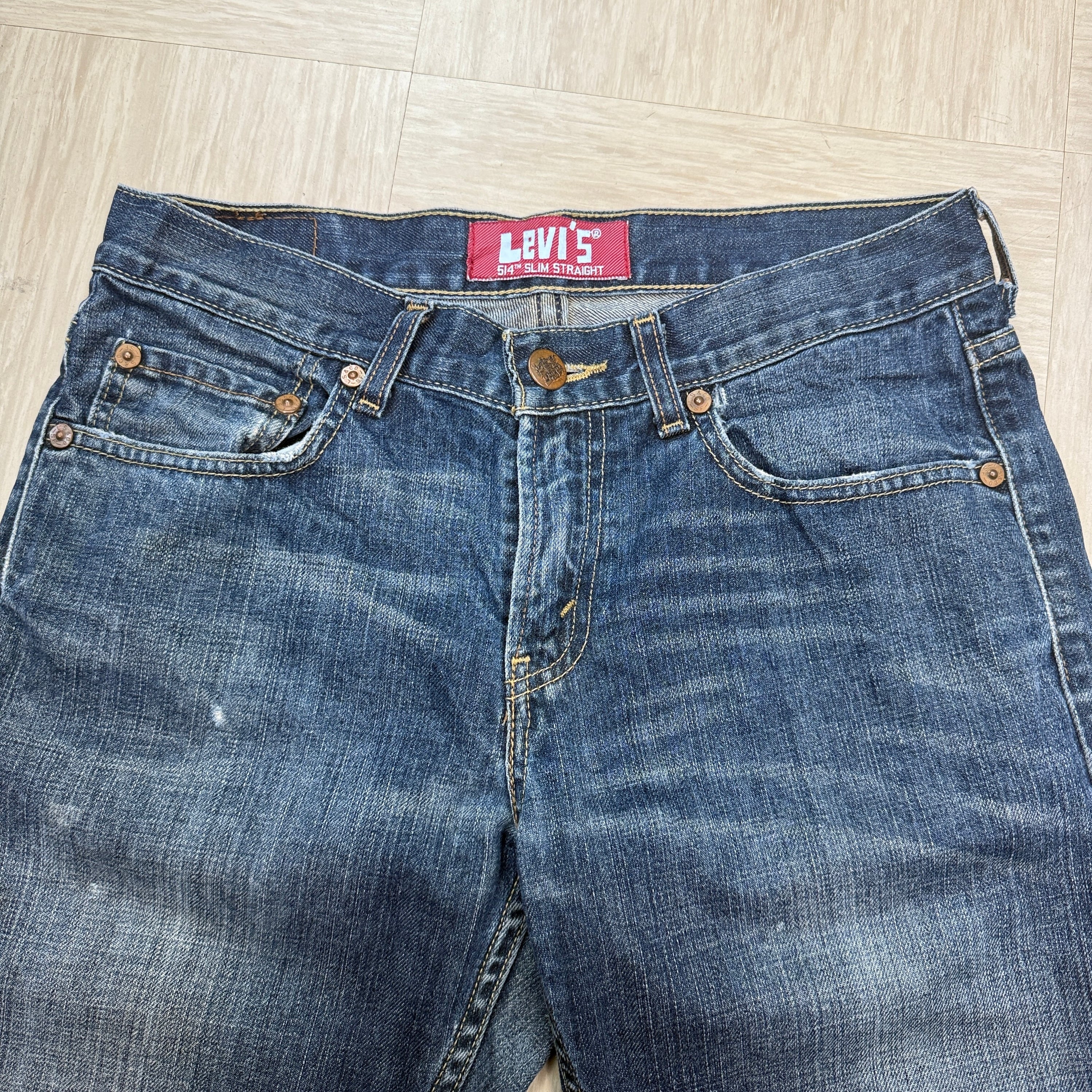 Levi's 514 2000's slim straight fit denim jeans (S)