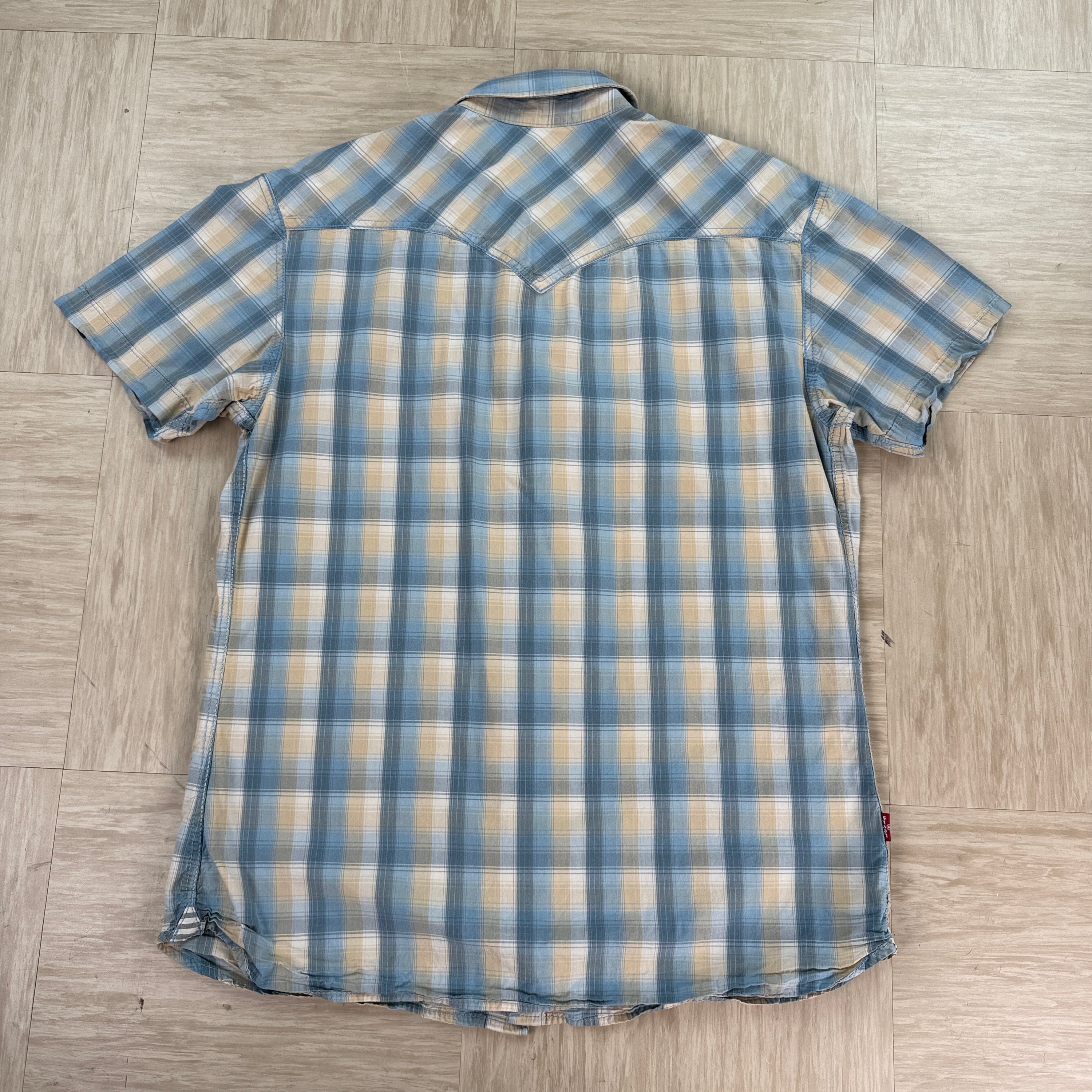Levi's 2008 plaid button up fitted shirt (S)