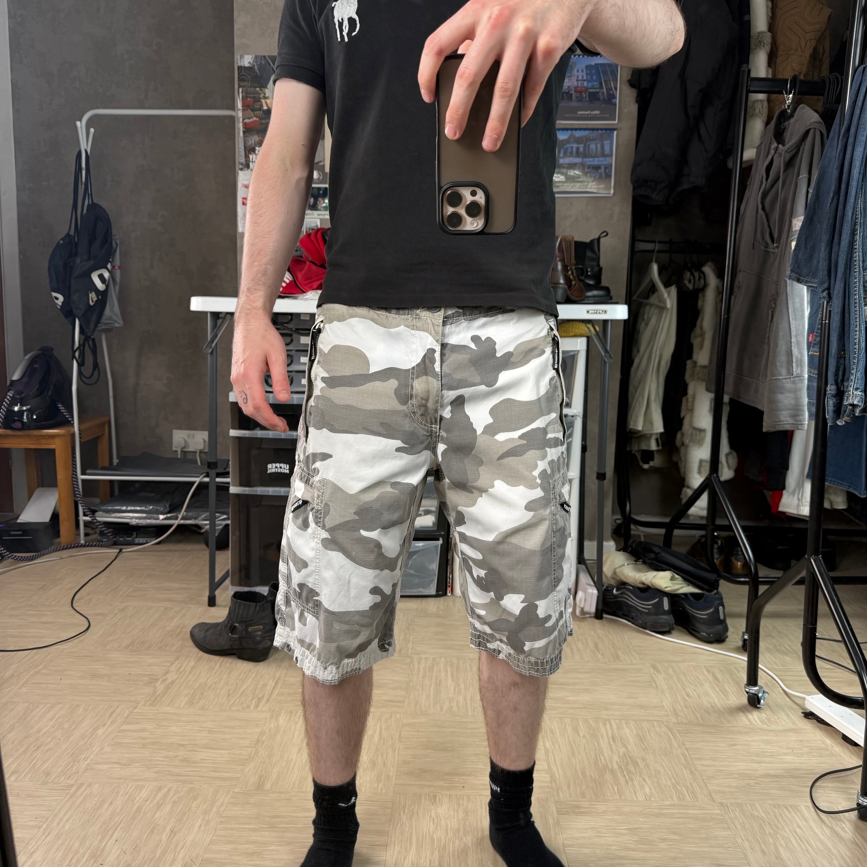 Bench 2000's light camo cargo shorts (S)