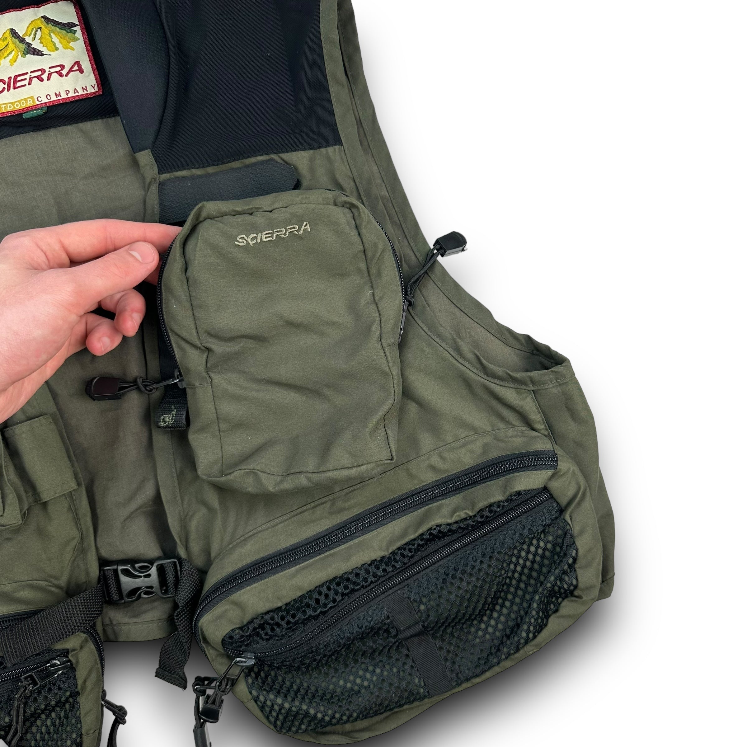 Scierra 2000's technical multi-pocket fishing vest (M)