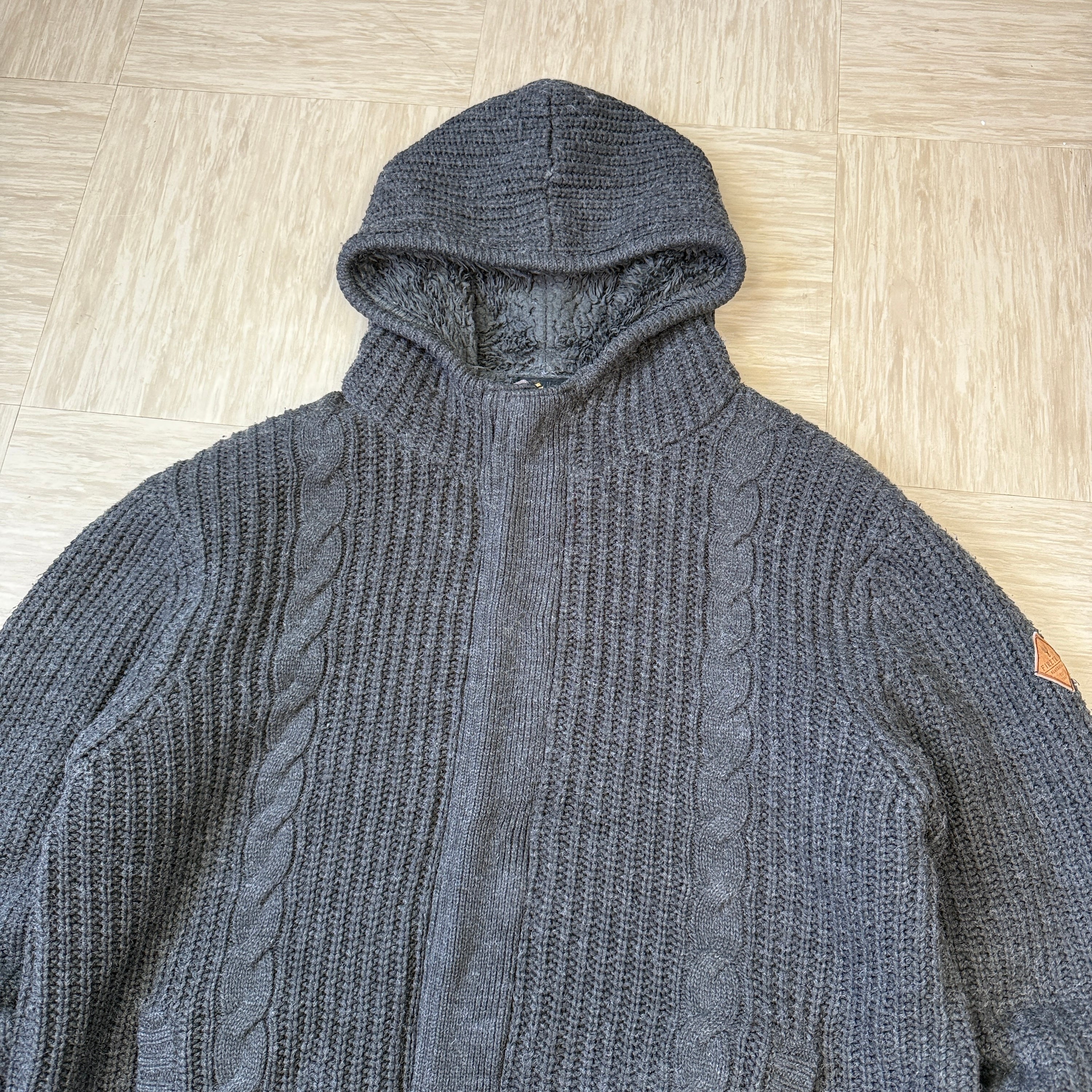 Firetrap 2000's heavy sherpa lined hooded knit jacket (XL)