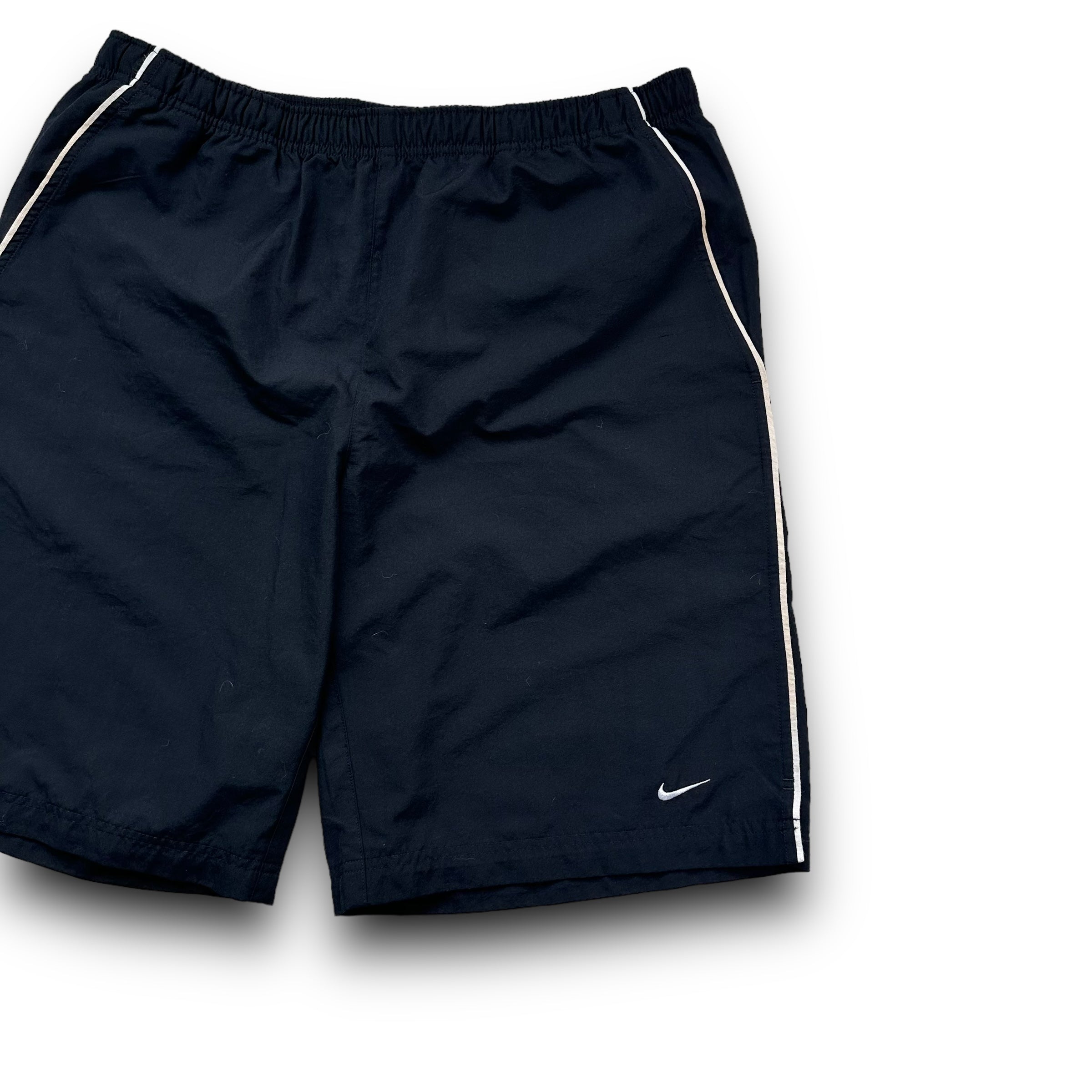 Nike 2000's baggy pinstripe shorts (XXL)